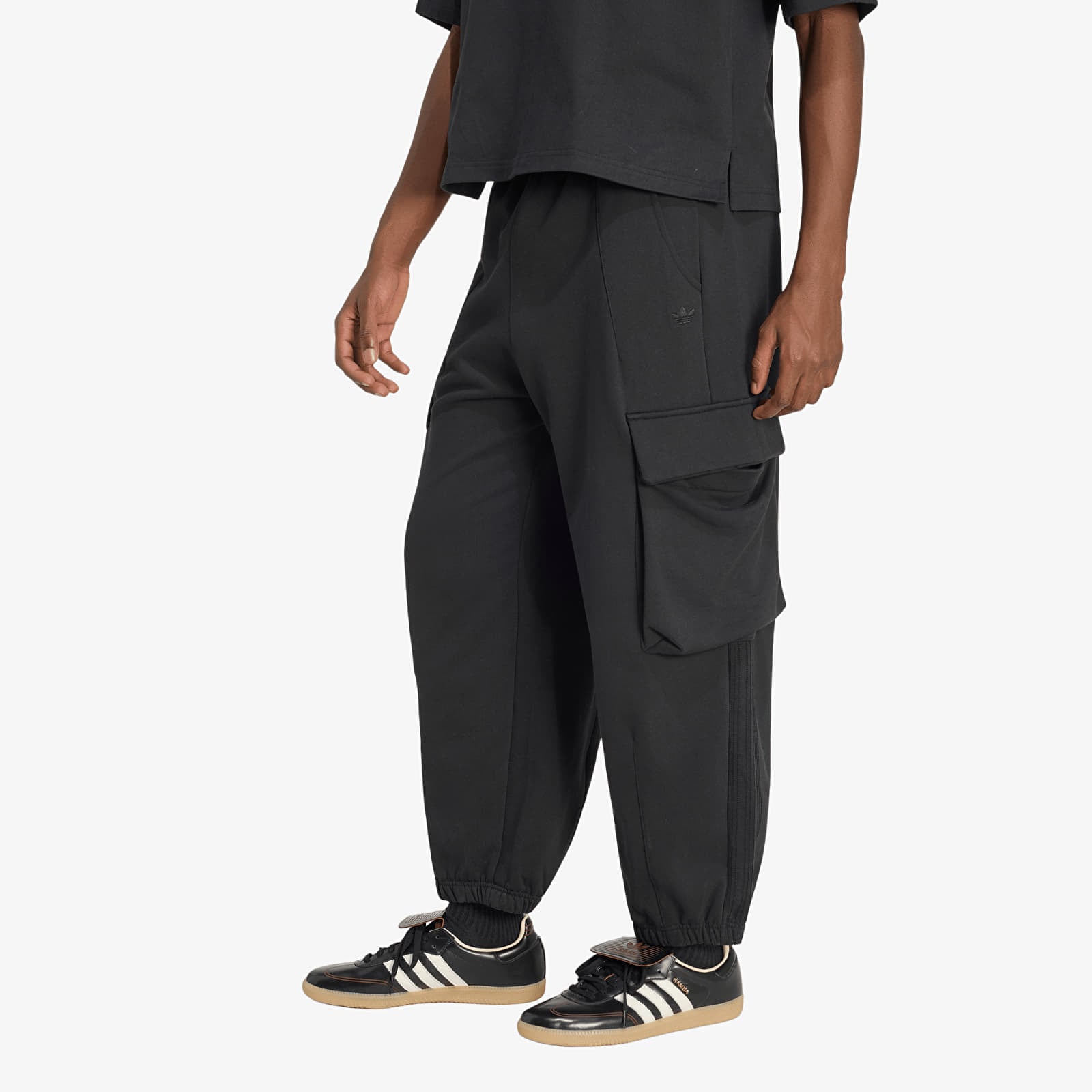 Férfi melegítőnadrágok adidas Premium Essentials Loose Cargo Black