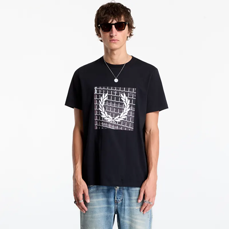 T-shirt FRED PERRY Laurel Wreath Graphic Tshirt Black