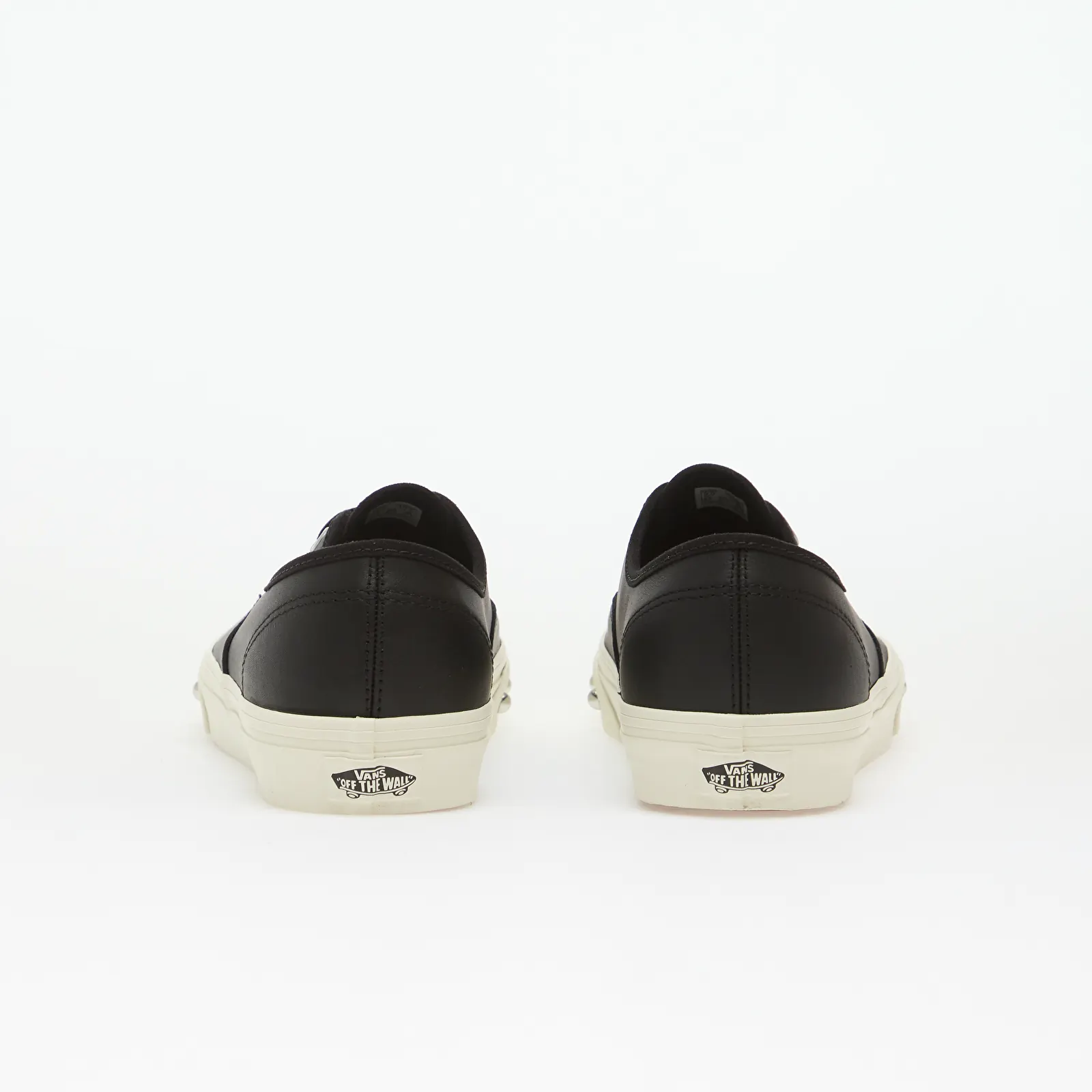 Vyriški sportbačiai ir batai Vans Authentic Black