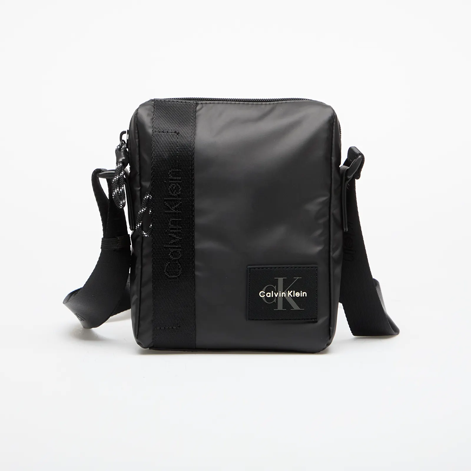 Miesten olkalaukut Calvin Klein Rubberized Reporter Black