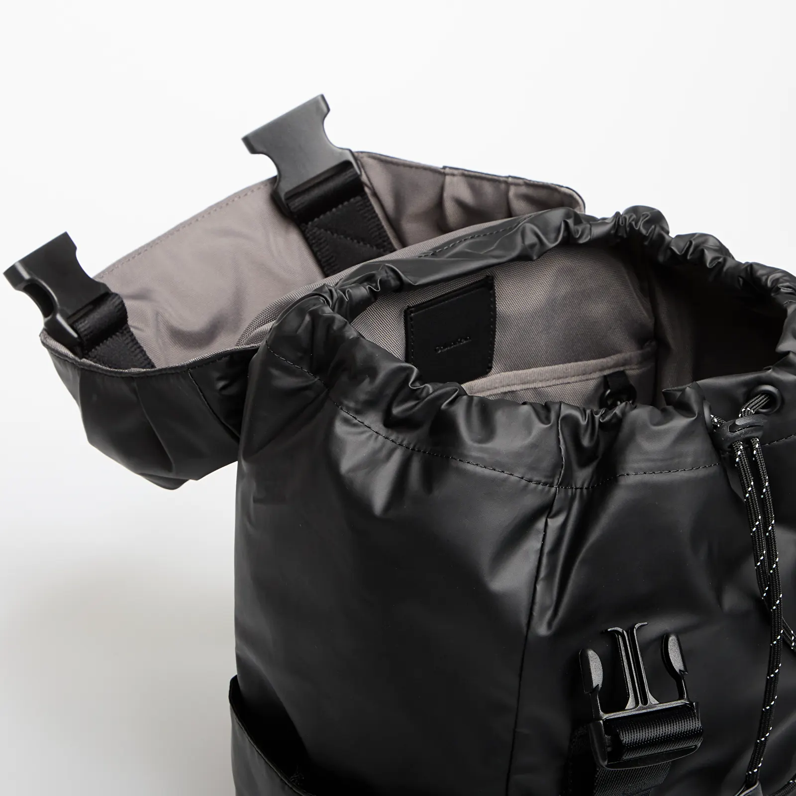 Rucksäcke für Männer Calvin Klein Rubberized Flap Back Black