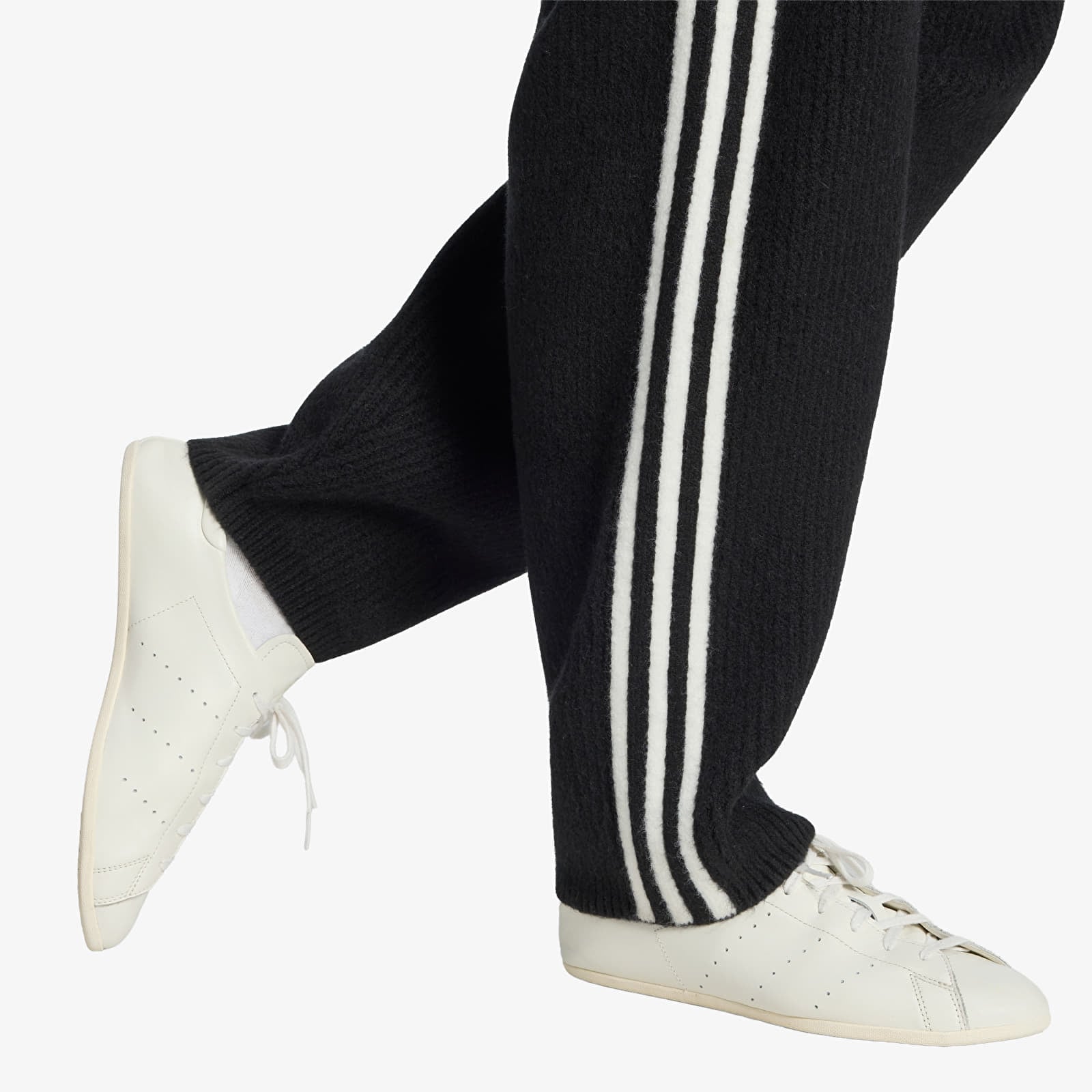 Dámske tepláky adidas Adiluna Season 2 x Jennie Knitted Loose Pants Black