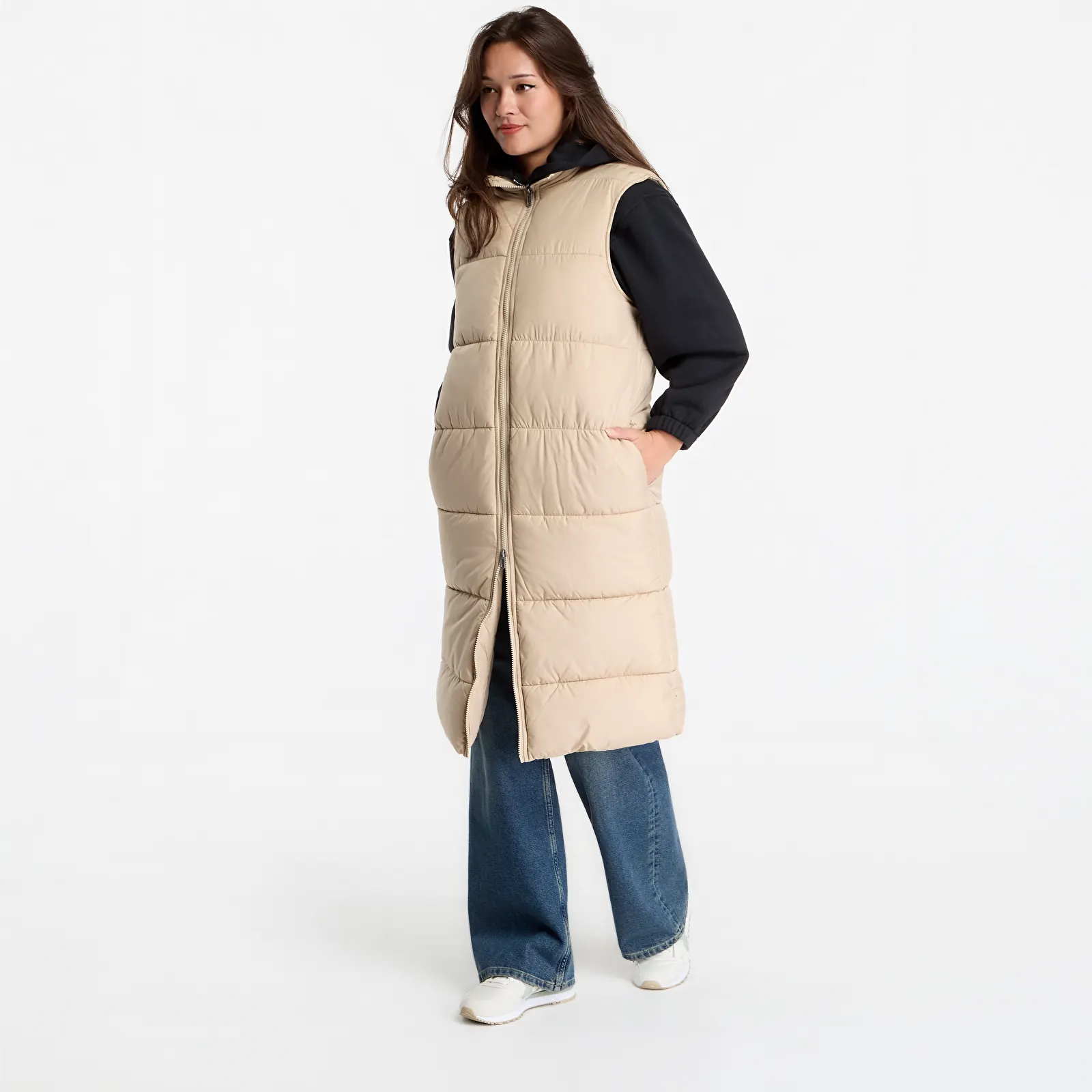Páperové bundy Urban Classics Ladies Long Puffer Vest Wet Sand
