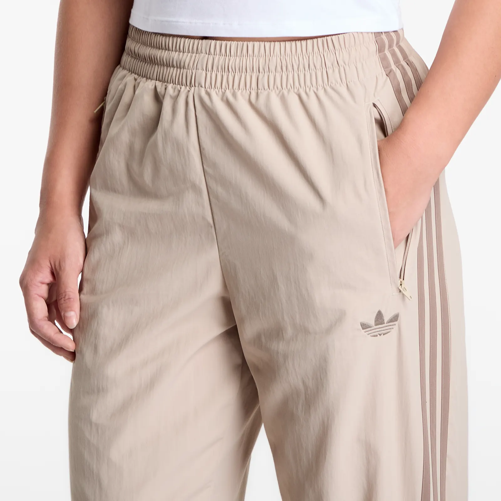 Pánske tepláky adidas Firebird Woven Pants UNISEX Khaki Three