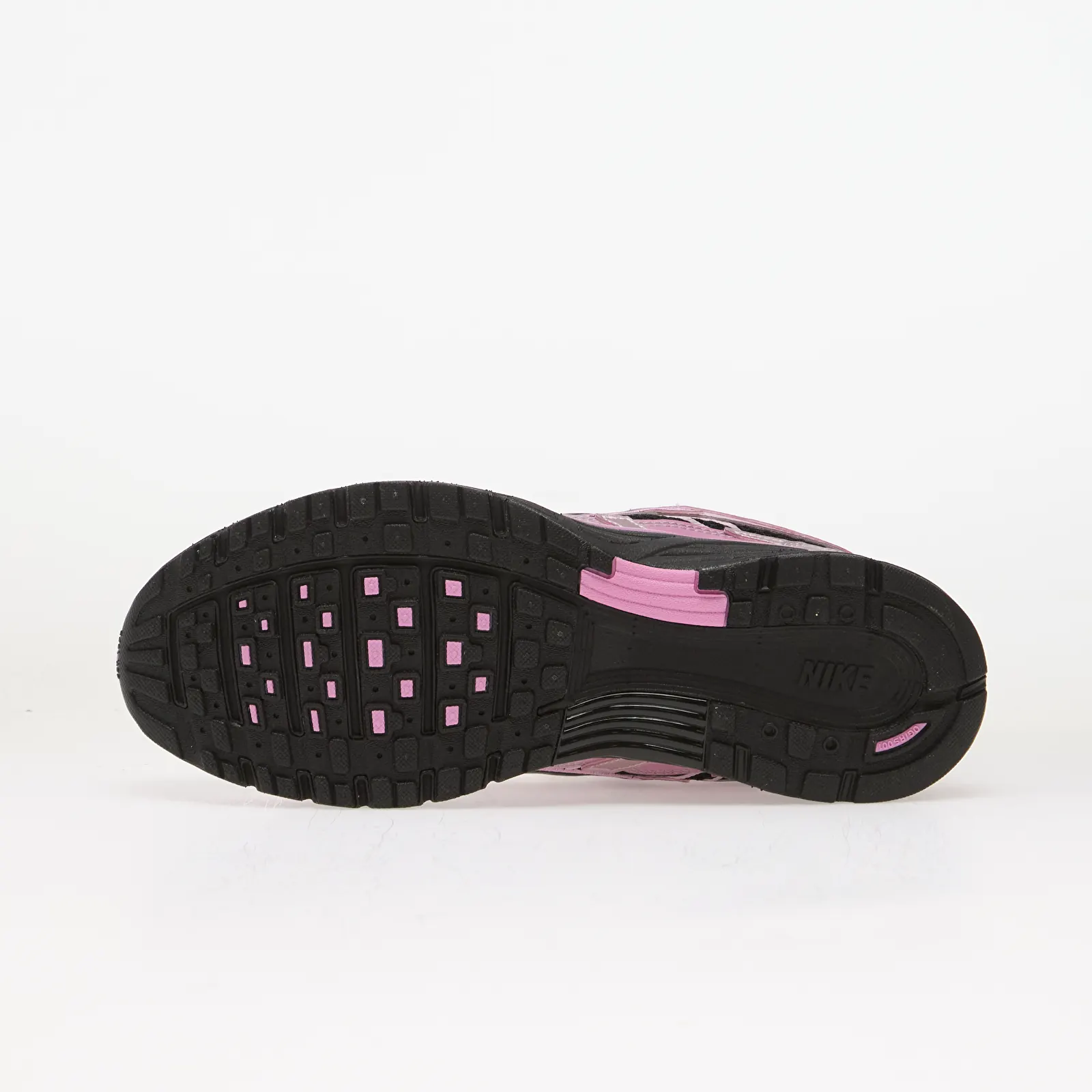 Naiste tossud ja kingad Nike P-6000 Black/ Black-Pink Foam-Lt Magenta