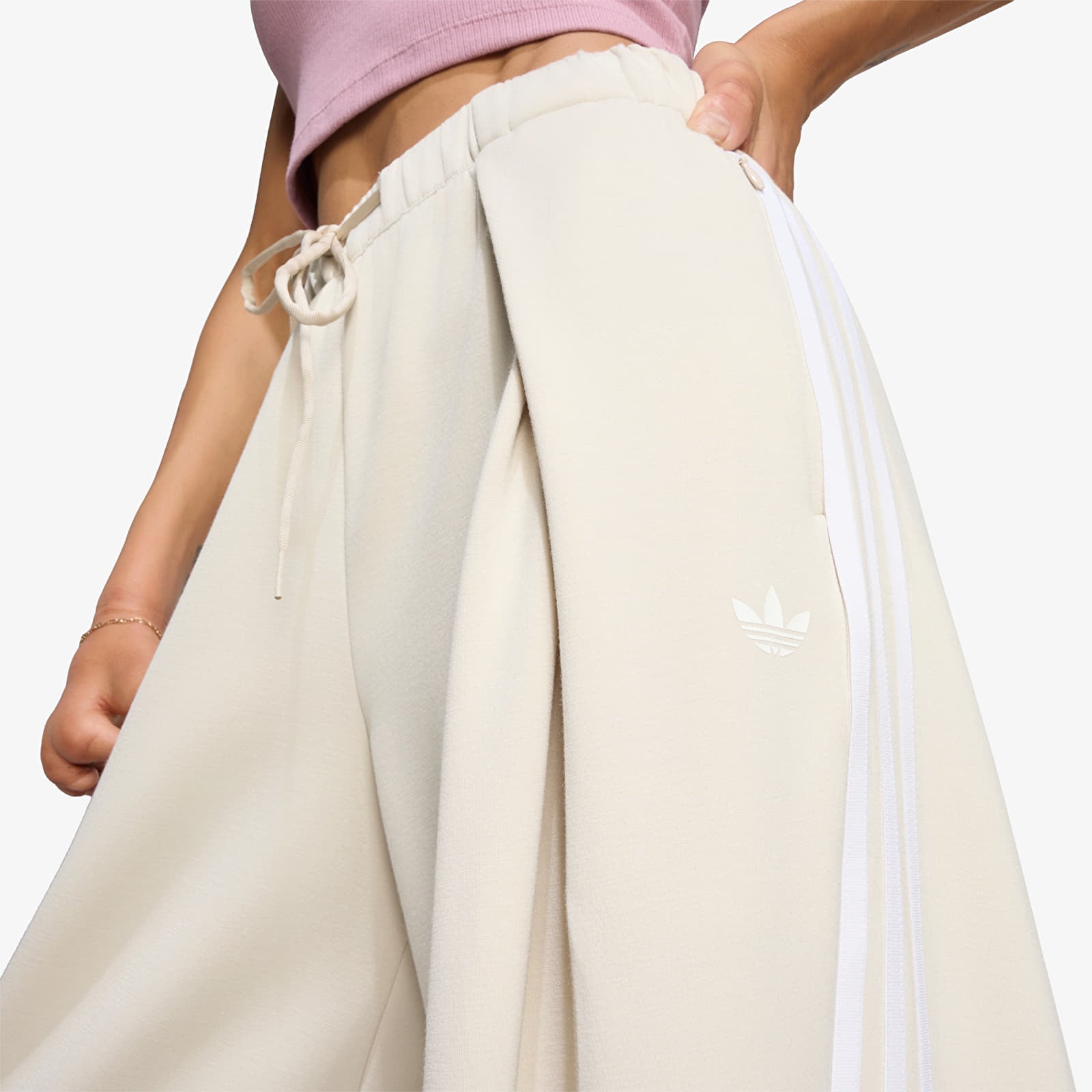 Damen Sweatpants adidas Adiluna Season 2 x Jennie Pleated Track Pants Bliss