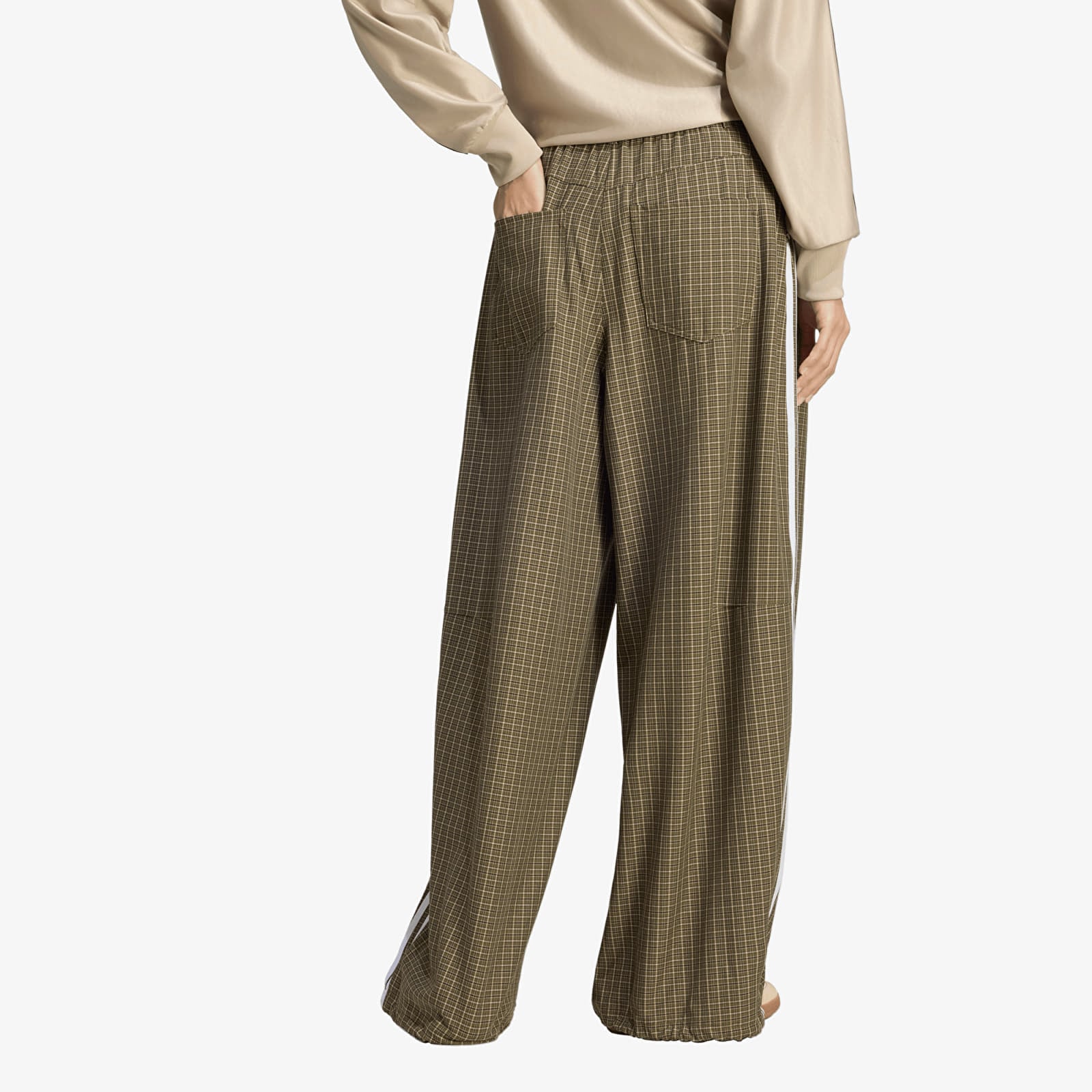 Γυναικεία παντελόνια  adidas Badigirl Checks Trouser Loose Pants Olive Strata/ Wonder Beige/ Aurora Coffee