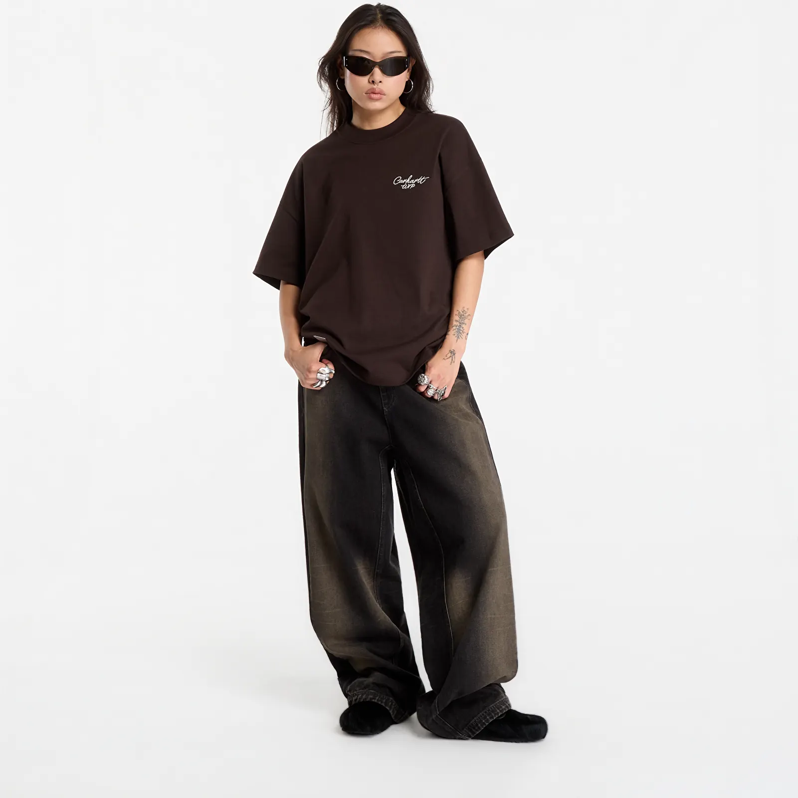 T-shirts för män Carhartt WIP S/S Signature Script T-Shirt UNISEX Tobacco/ Natural