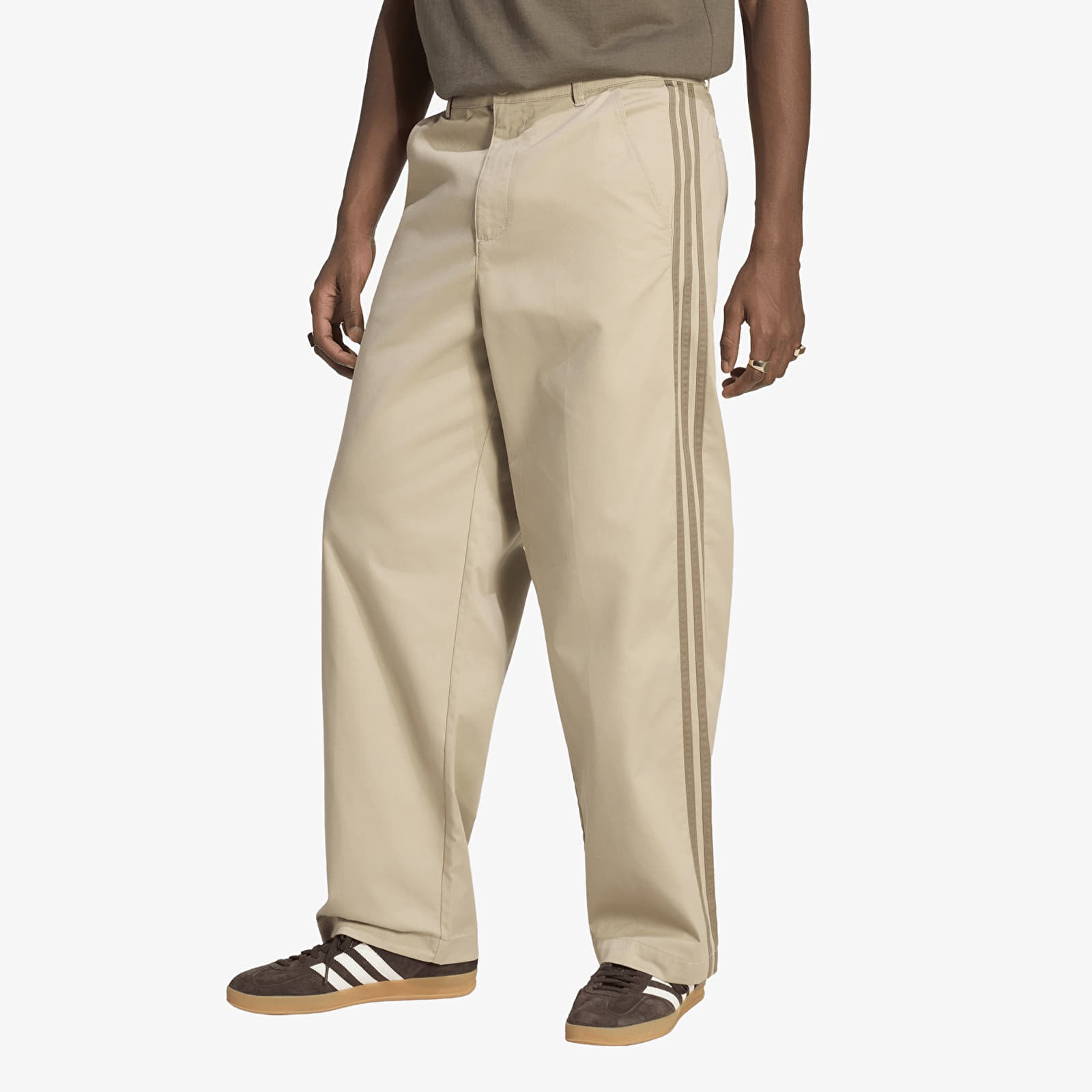 Ανδρικά παντελόνια adidas 3 Stripes Pleated Trousers Khaki Three