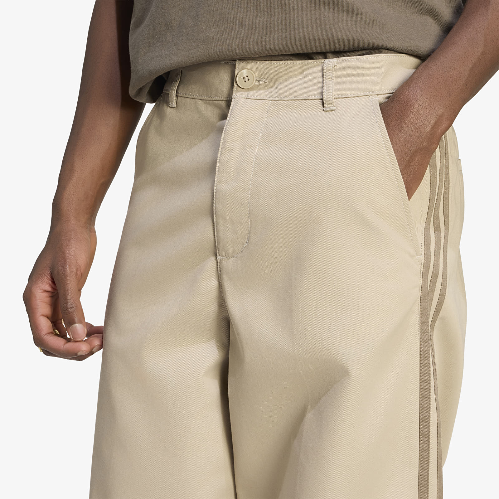 Ανδρικά παντελόνια adidas 3 Stripes Pleated Trousers Khaki Three