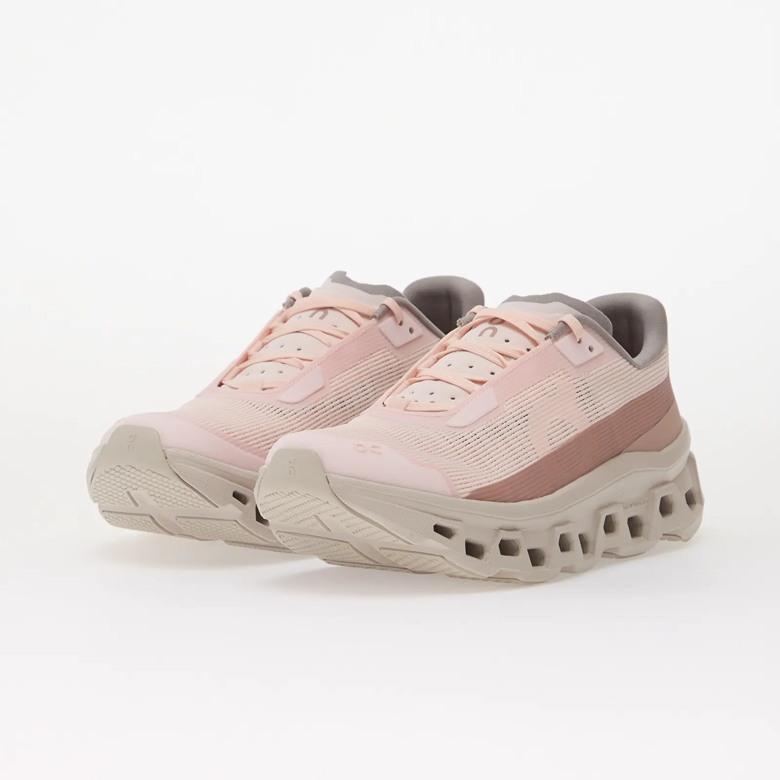 Baskets femme On W Cloudmonster Void Salt/ Biscuit