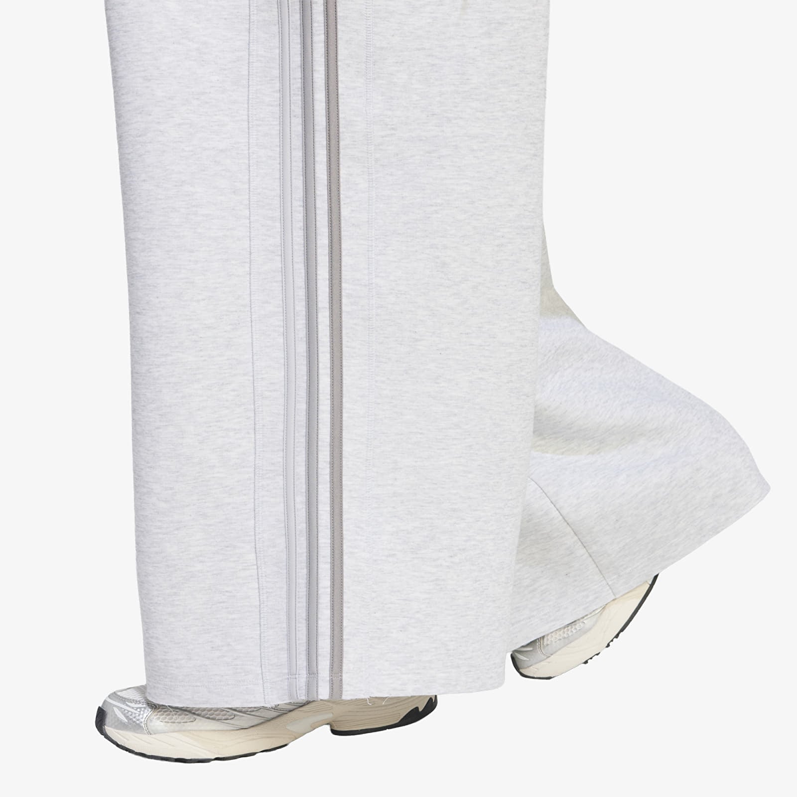 Pantaloni de damă adidas SST 2.0 Long Trackpant Light Grey Heather/ Lgh Solid Grey