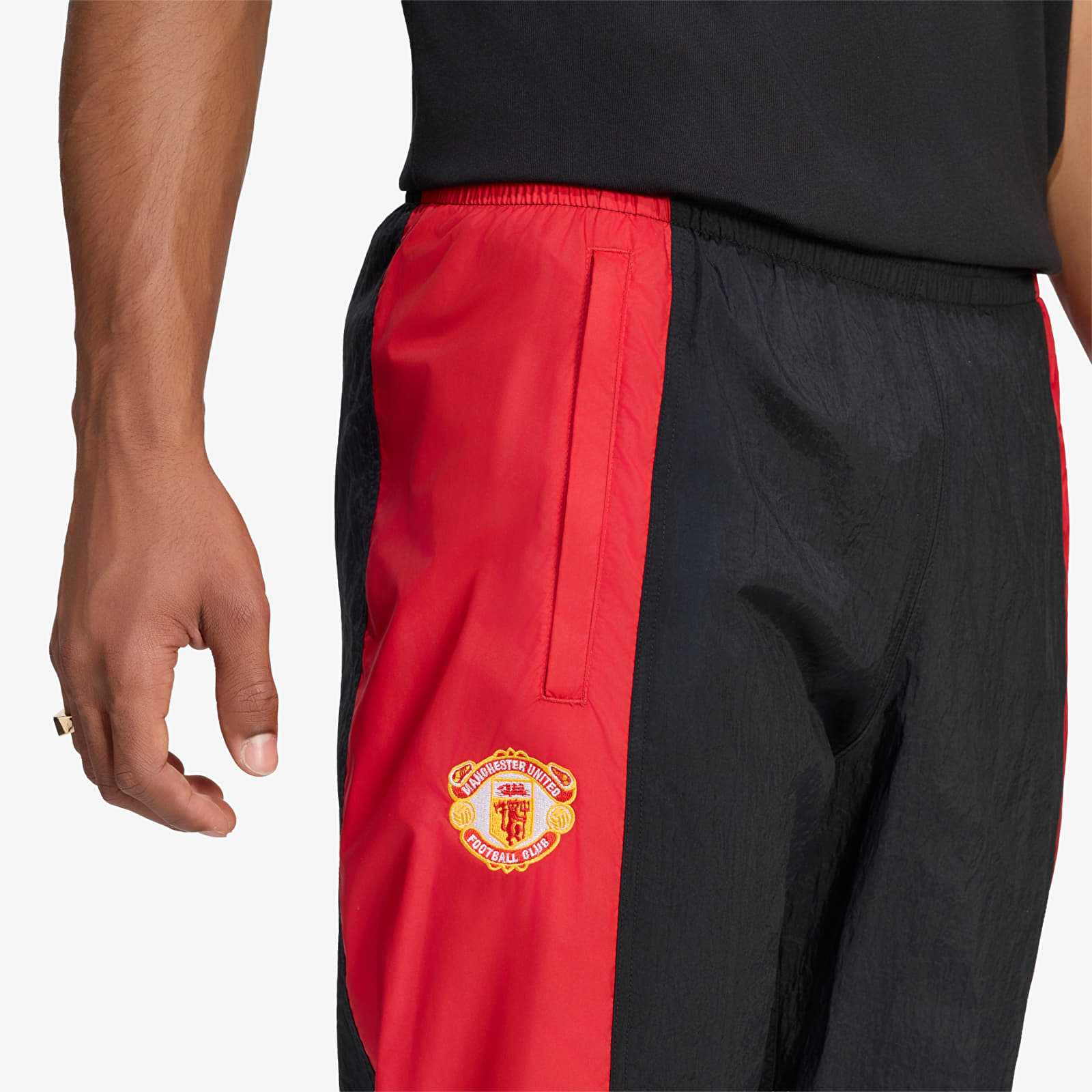 Träningsbyxor för män adidas Manchester United EQT Track Pants Black