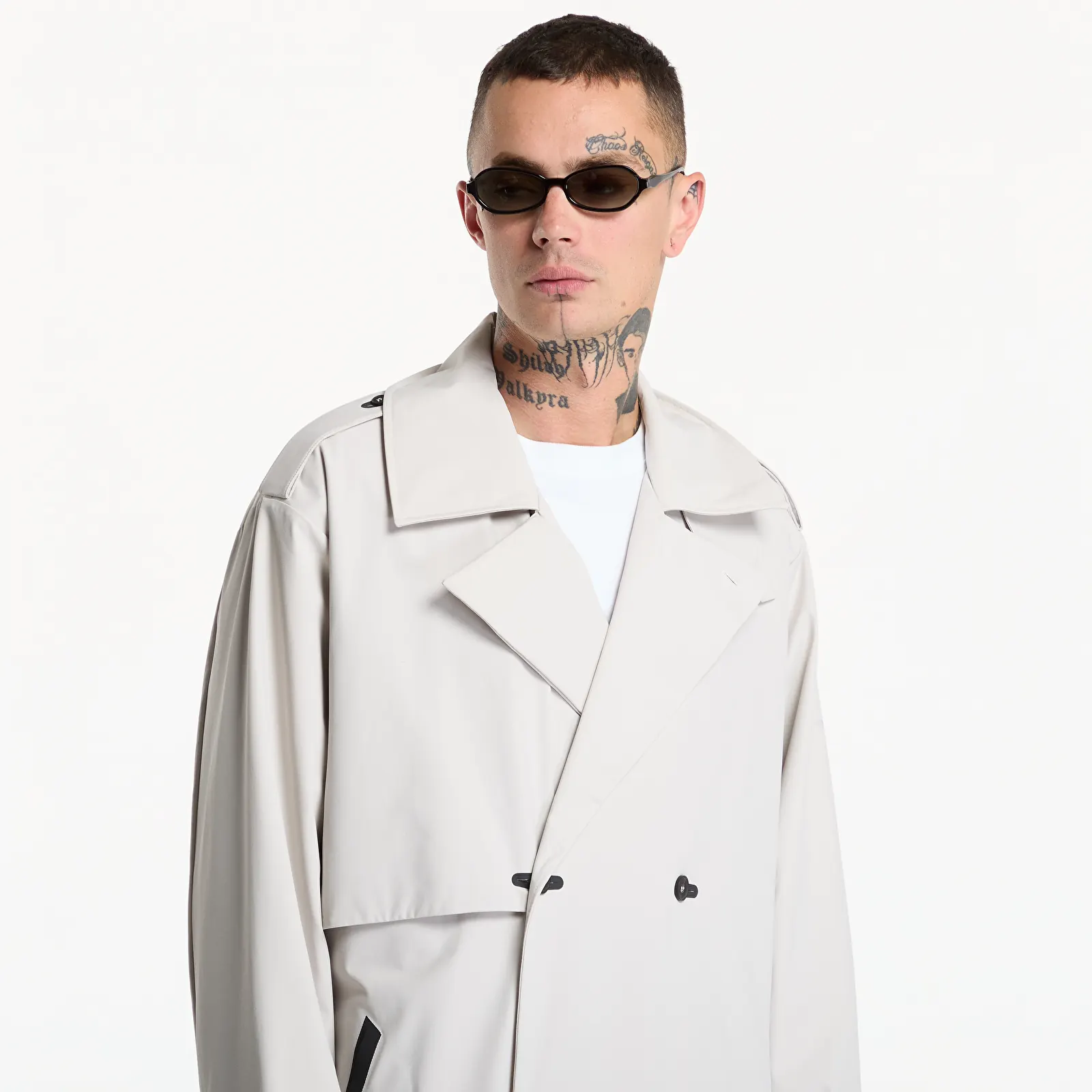 Pánské kabáty adidas x entire studios Uniform Trenchcoat Chalk Pearl