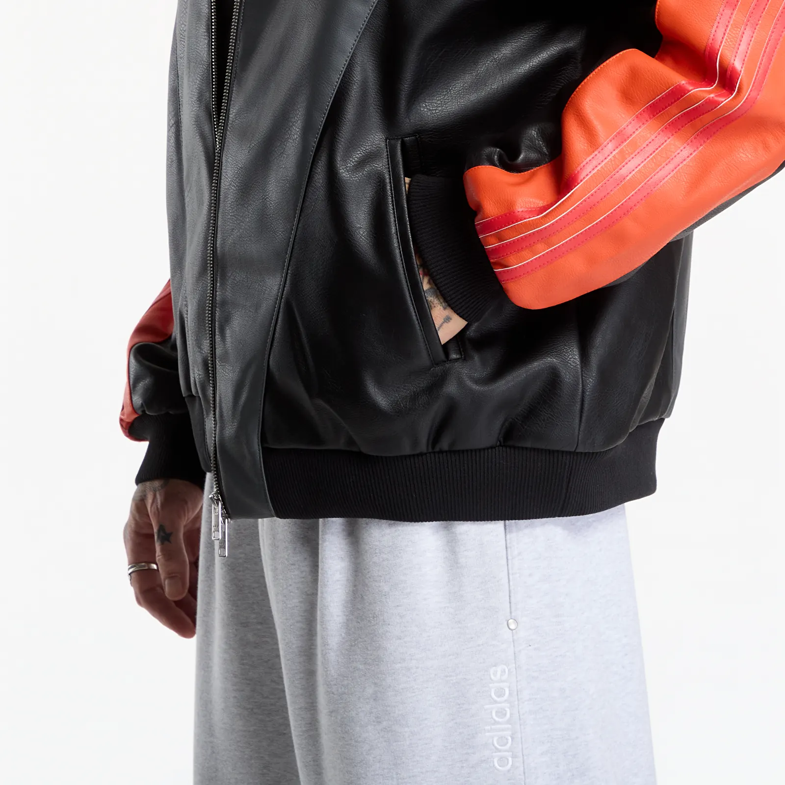 Bomberjakker til mænd adidas Poke 8BALL Jkt Black/ Collegiate Orange