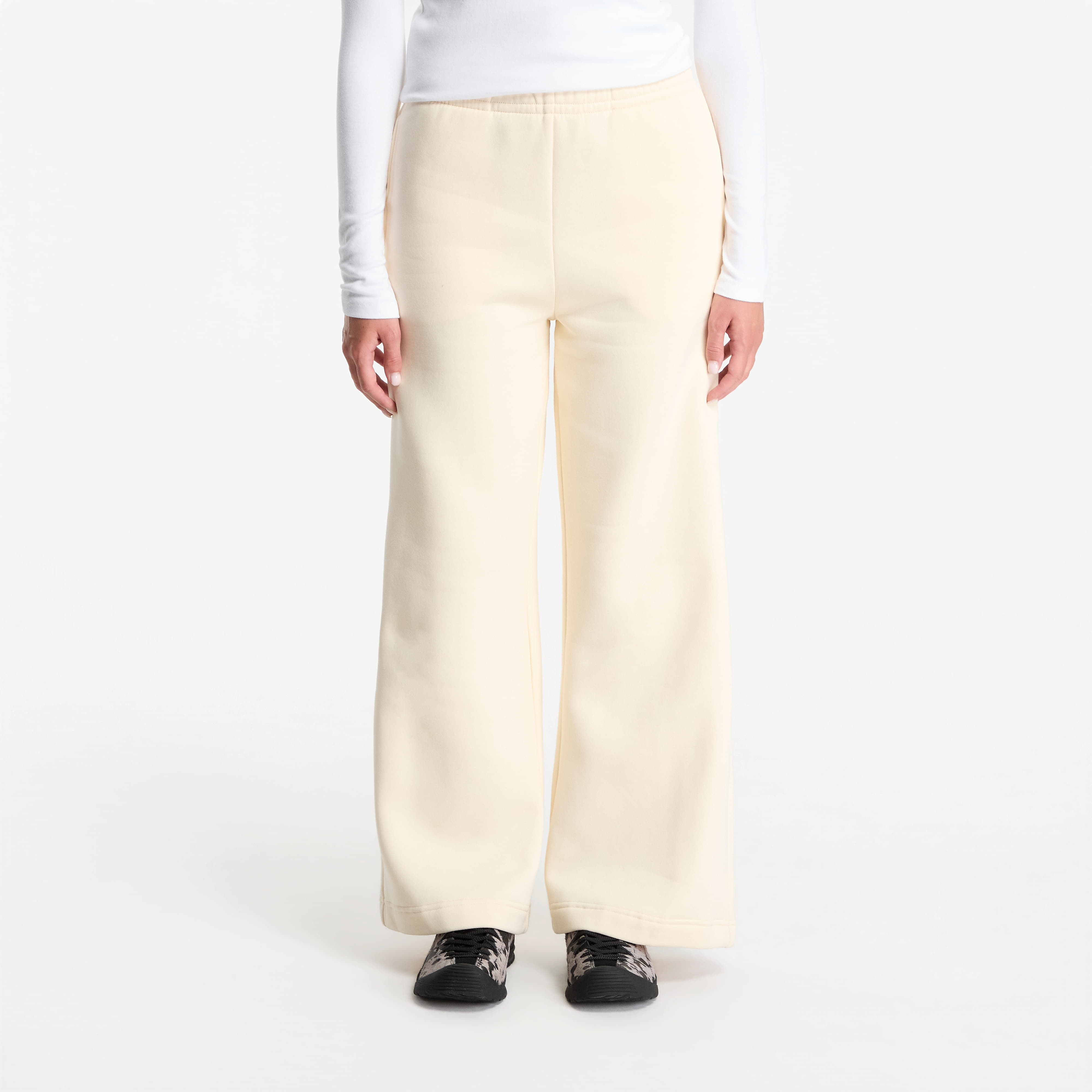 Потници Urban Classics Ladies Fluffy Wideleg Trackpants White Sand M