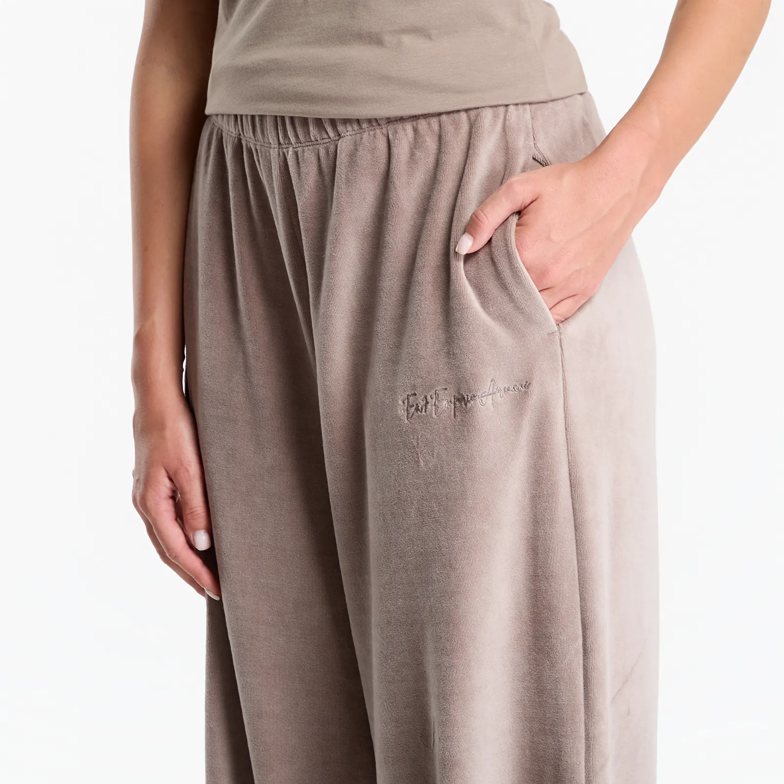 Trenerke EA7 Emporio Armani Train Athletic Velour W Pants Cinder
