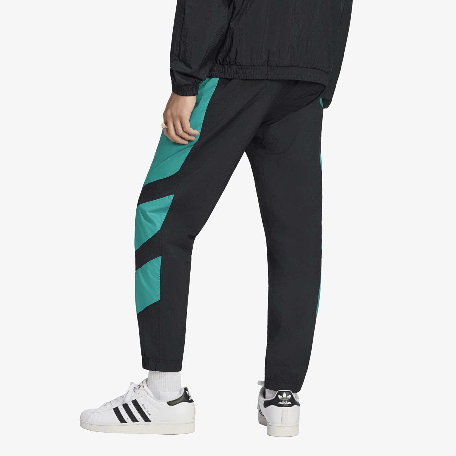 Мъжки панталон adidas Liverpool FC EQT Track Pants Black/ Equipment Green
