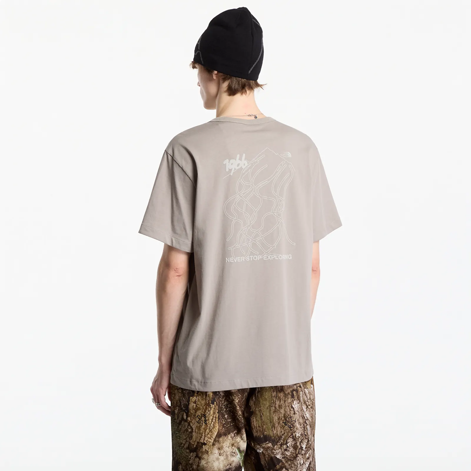 Pánske tričká The North Face NSE Slopes Relaxed SS Tee UNISEX Stone Slab