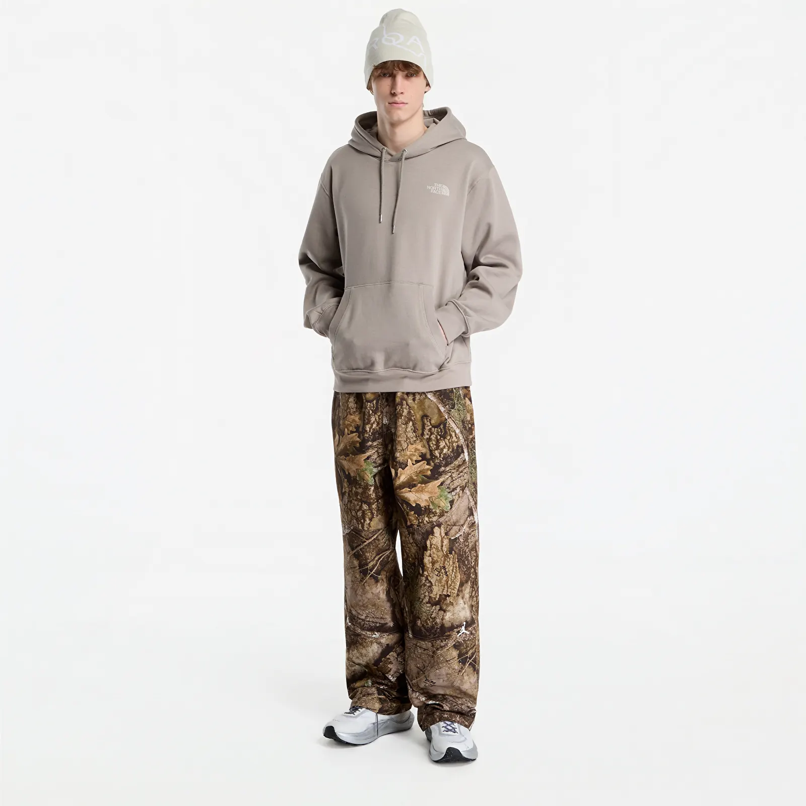 Sweatshirts för män The North Face Hoodie Relaxed - Ski UNISEX Stone Slab