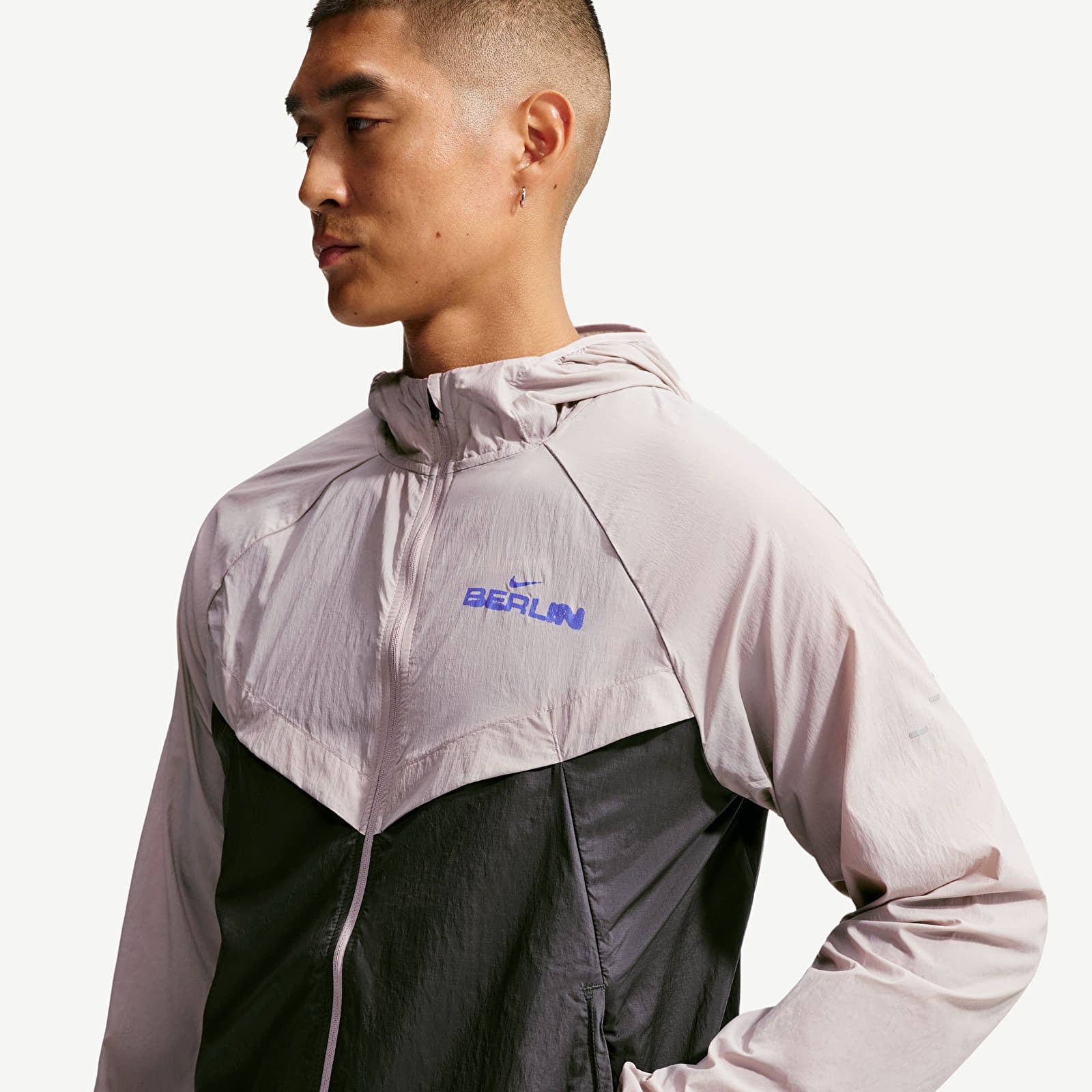 Pánské bundy Nike Stride Men's Repel Running Jacket College Grey/ Anthracite