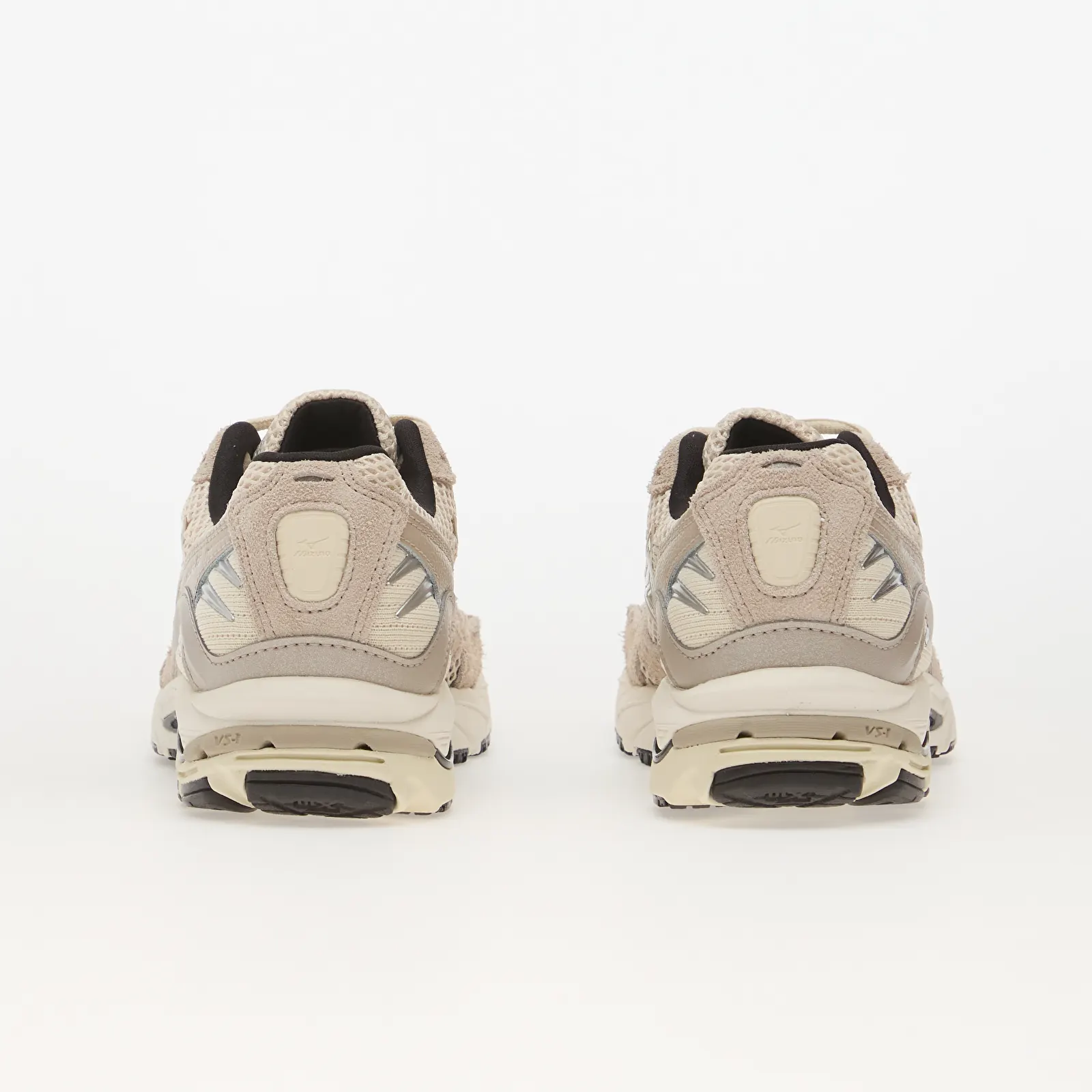 Sneakers för kvinnor Mizuno Wave Rider 10 Suede Summer Sand/ Simply Taupe/ Summer Sand