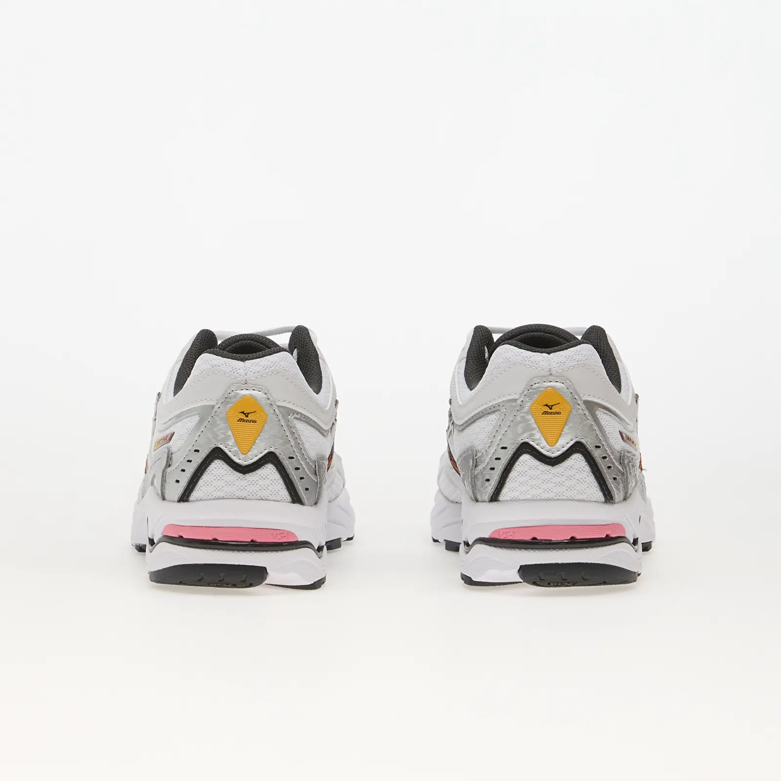 Moške superge Mizuno Wave Mustang LS OG White/ Artisan's Gold/ Galaxy Silver