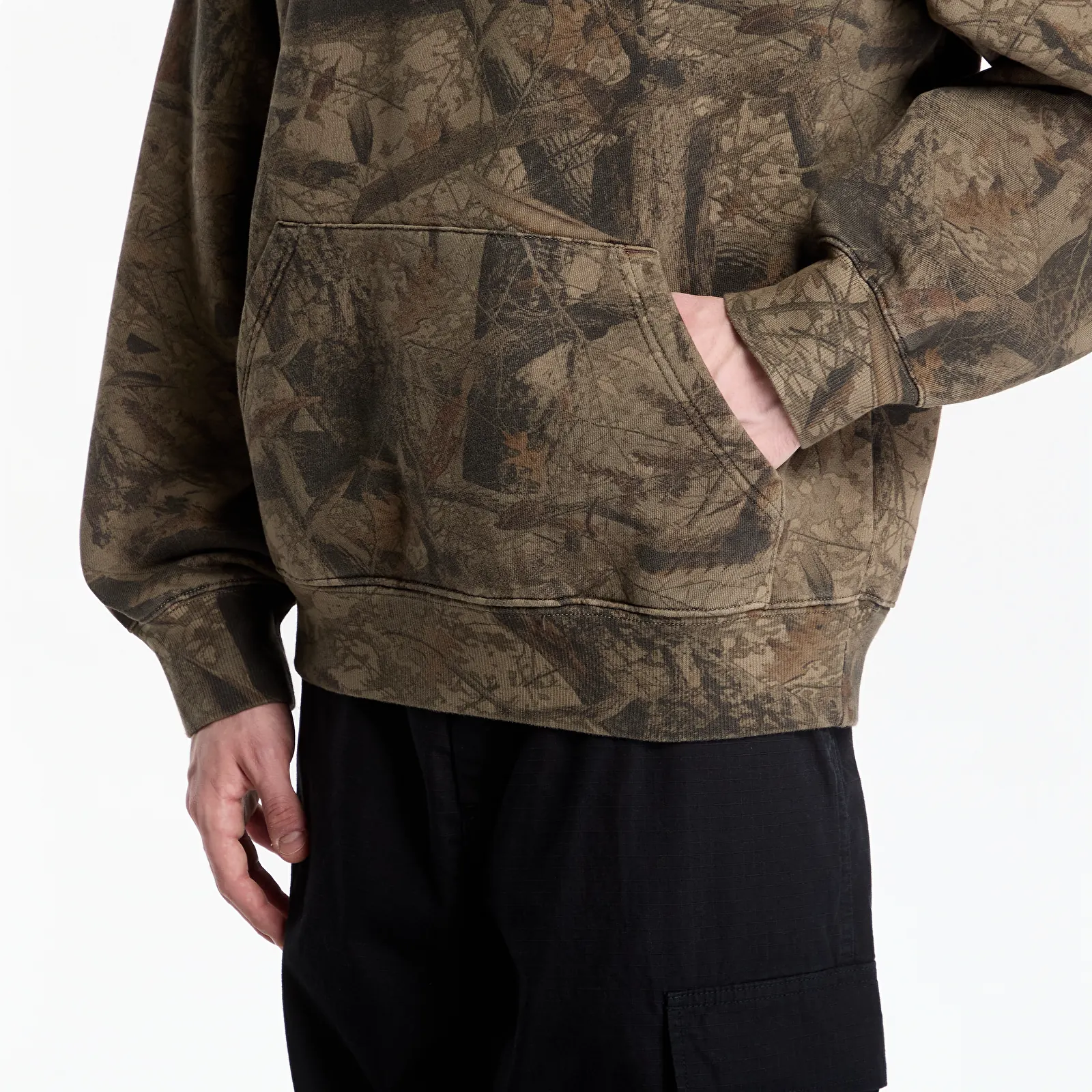 Мъжки суичъри Carhartt WIP Hooded Feather Tree Sweat UNISEX Camo Feather Tree, Khaki/ Shungite Garment Dyed