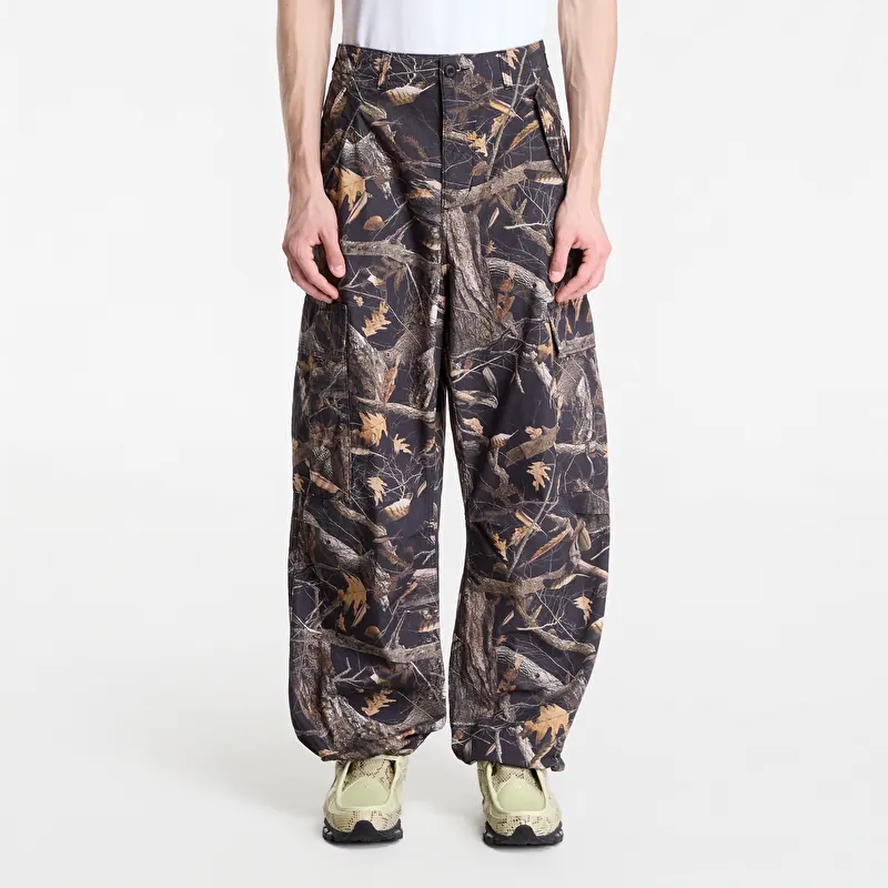 Carhartt WIP Osborn Cargo Pant UNISEX Camo Feather Tree, Black Rinsed