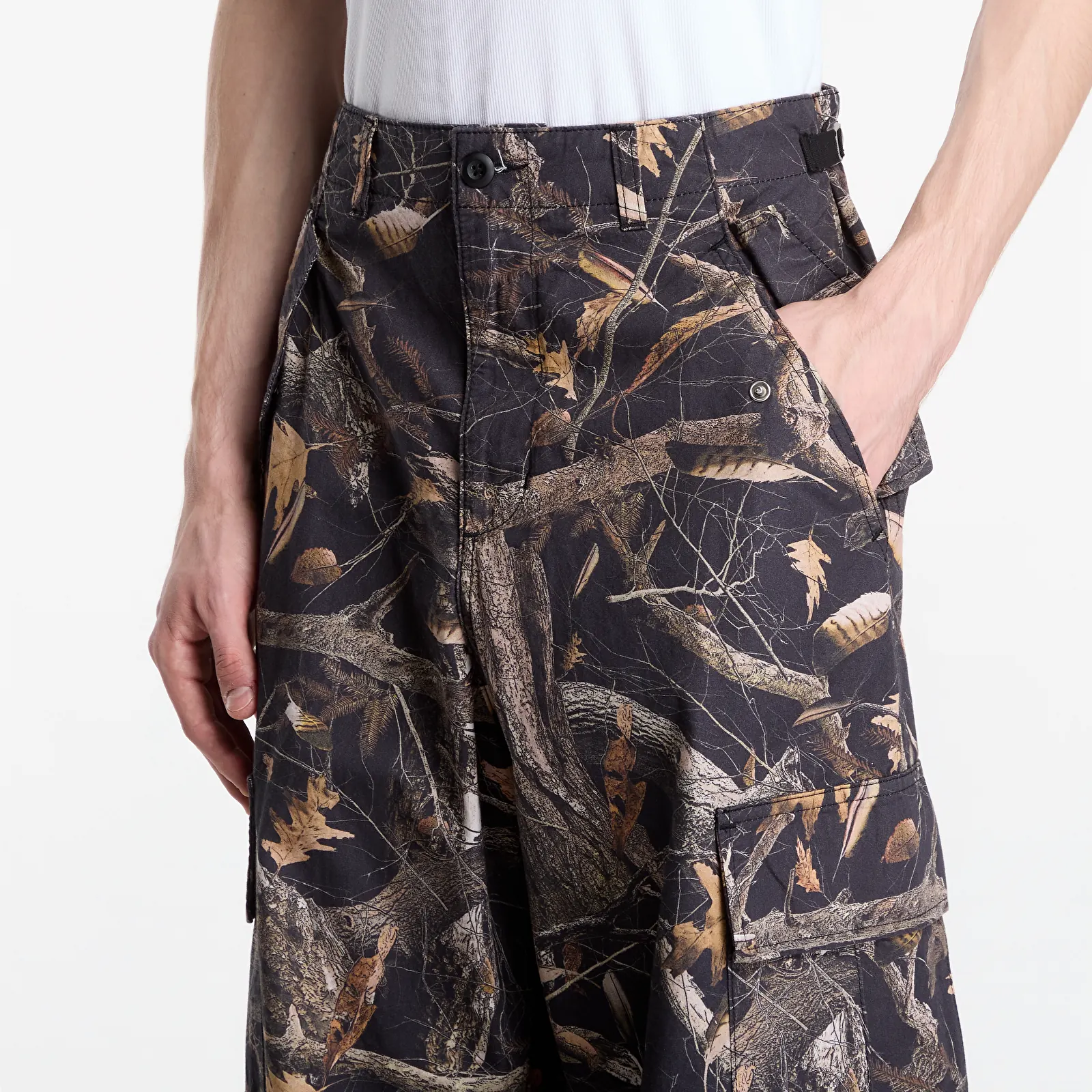 Pánské kalhoty Carhartt WIP Osborn Cargo Pant UNISEX Camo Feather Tree, Black Rinsed