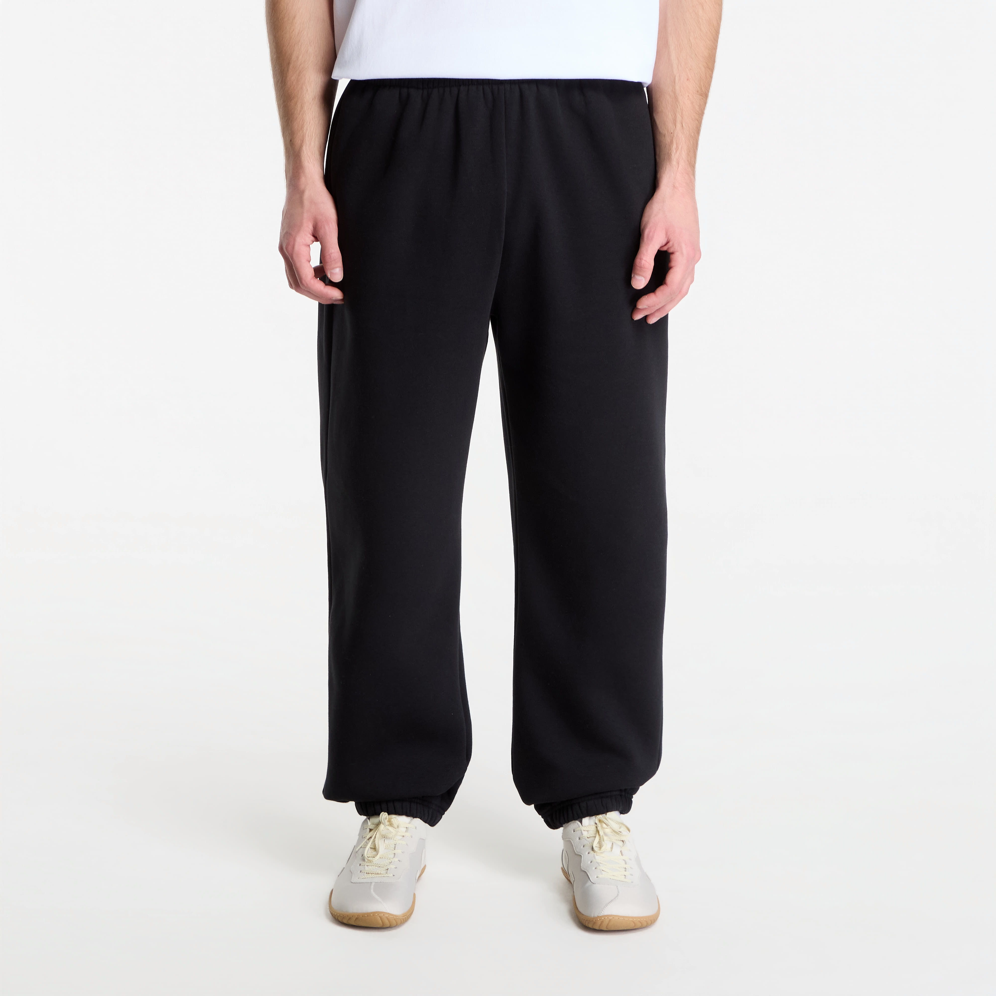 Urban Classics Tepláky Urban Classics Fluffy Sweatpants Black L