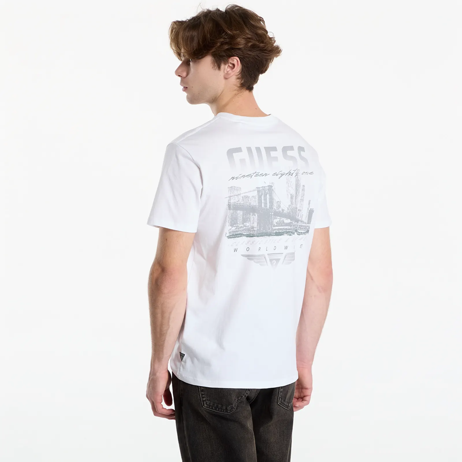 Majice T-shirt Guess Jeans Ss Bsc City Bridge Tee Pure White Multi