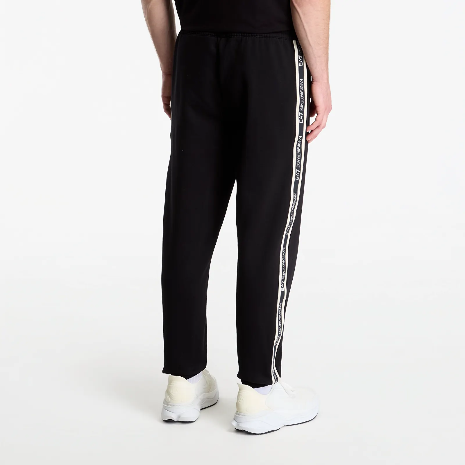 Pantaloni della tuta  EA7 Emporio Armani Train Logo Series M Tape Pants Black