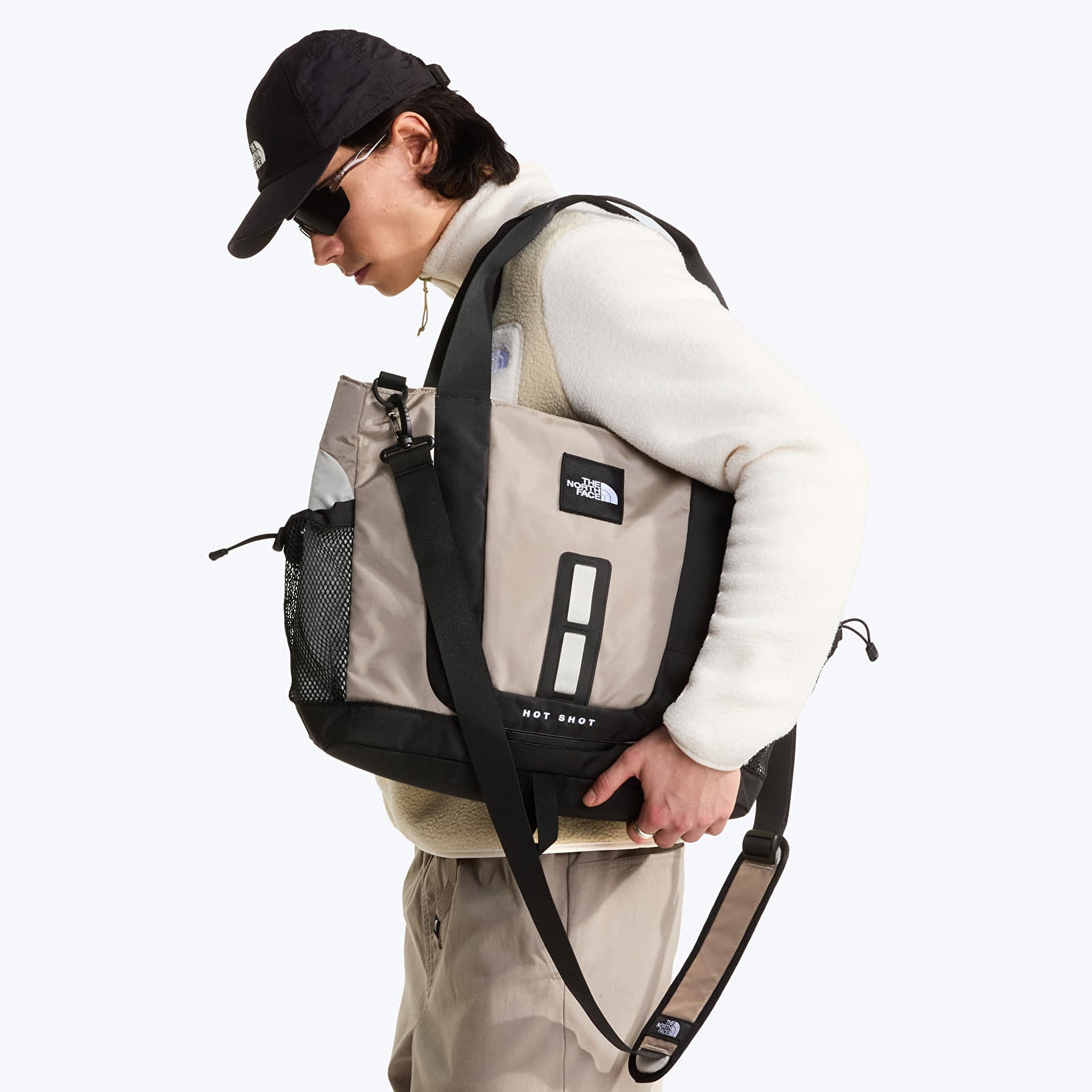 Сумки через плече The North Face Hot Shot Tote Stone Slab/ Cumulus Cloud
