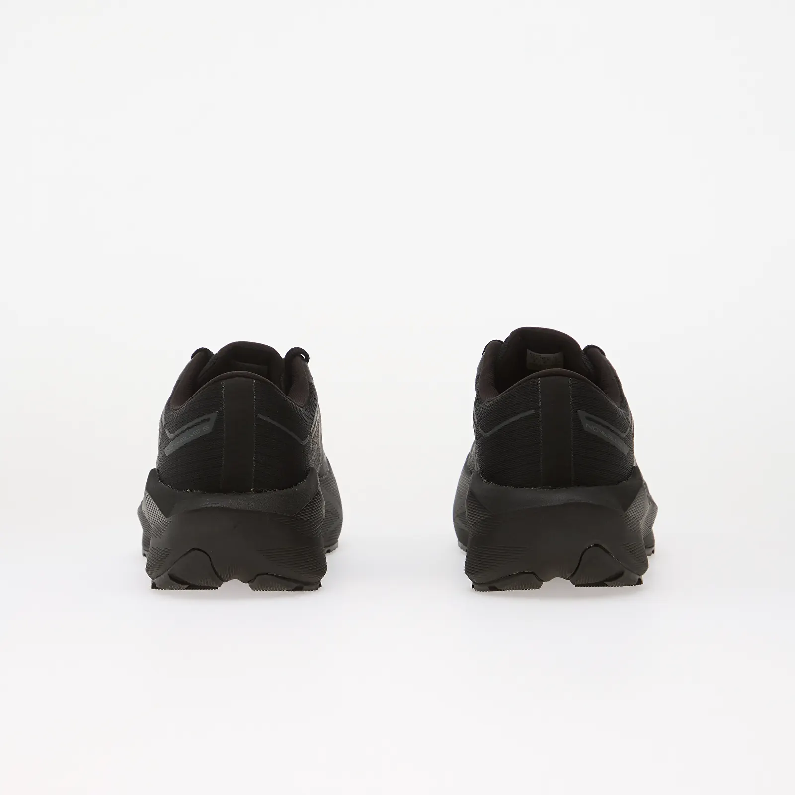 Чоловіче взуття Asics Novablast 6 Gtx Black/ Graphite Grey