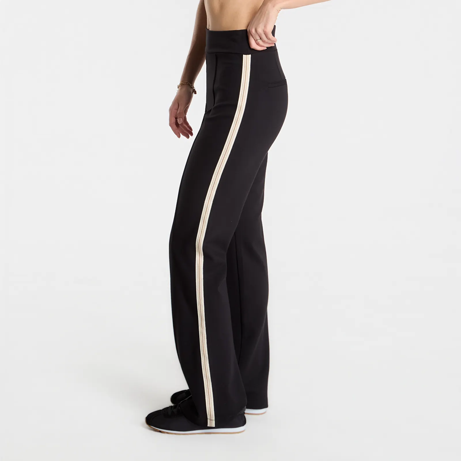 Hosen Guess Fausta Straight Leg Pant Black