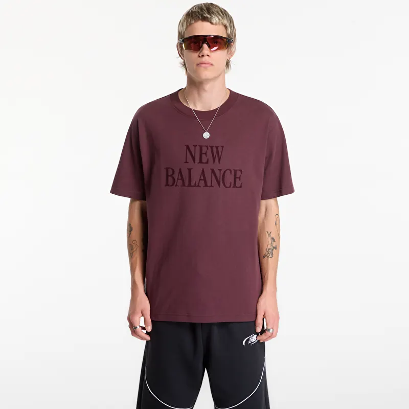 Тениска New Balance Athletics Flocked Logo T-Shirt Cherry Leather