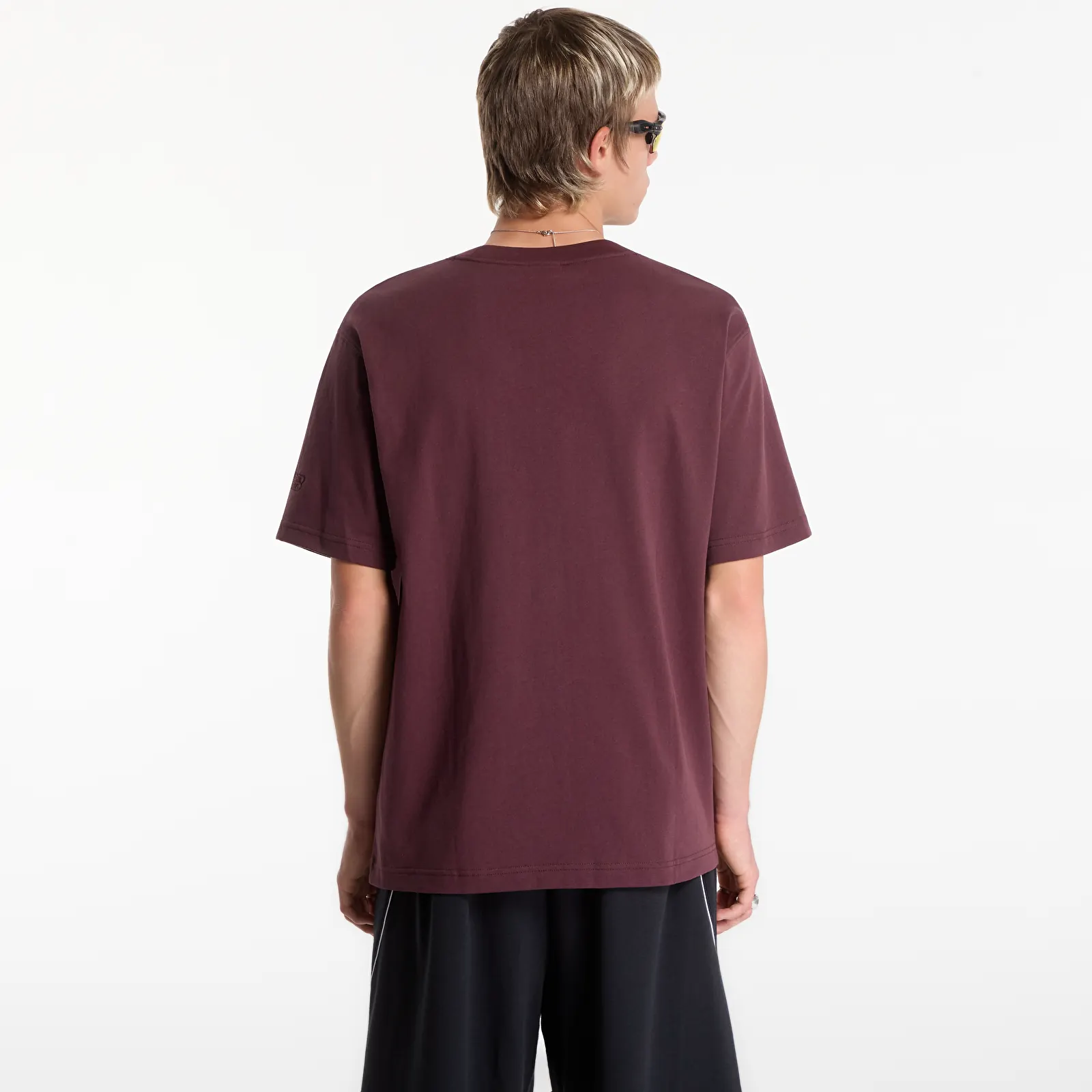T-shirts för män New Balance Athletics Flocked Logo T-Shirt Cherry Leather
