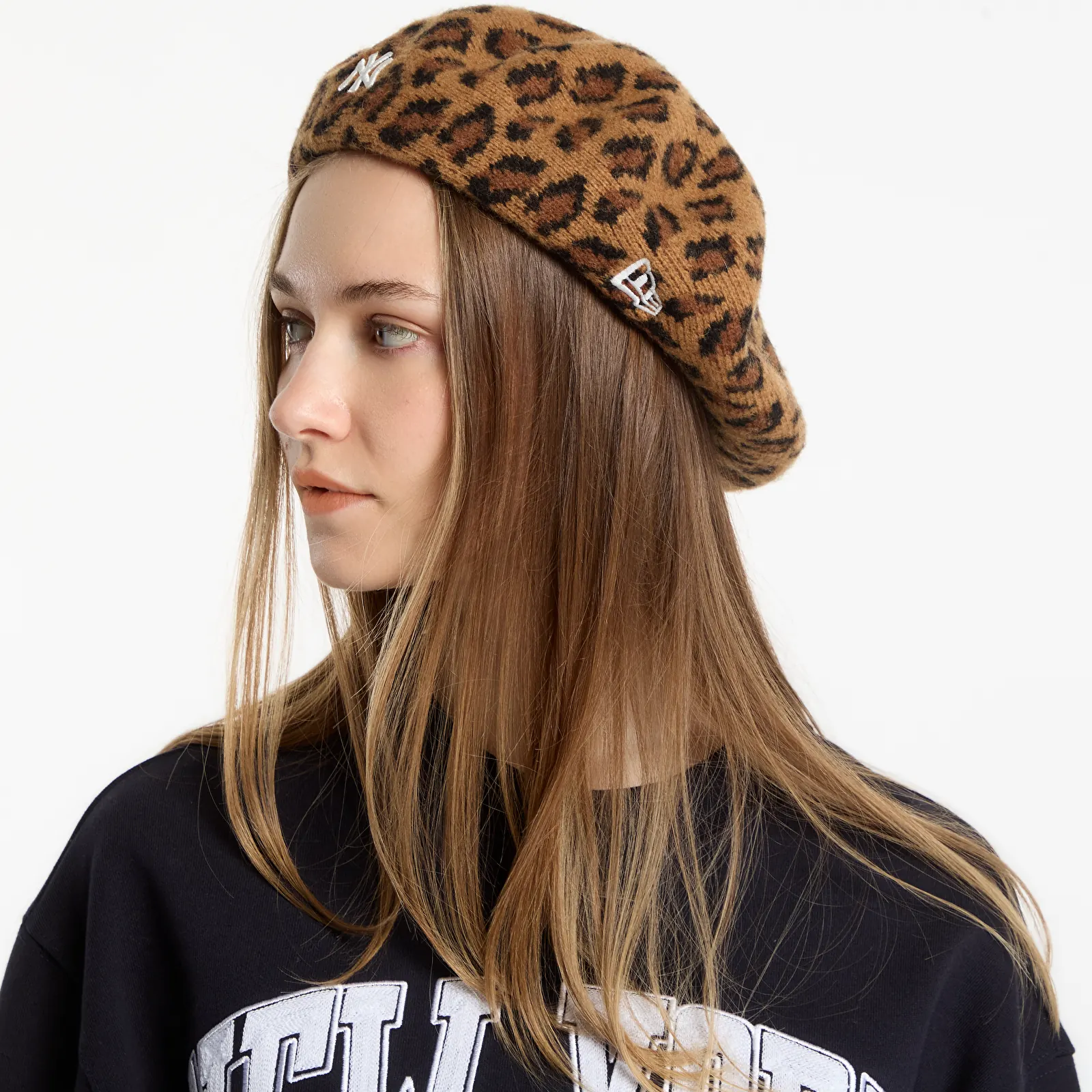 Pánské čepice New Era Beret MLB Leopard New York Yankees Stone/ Black