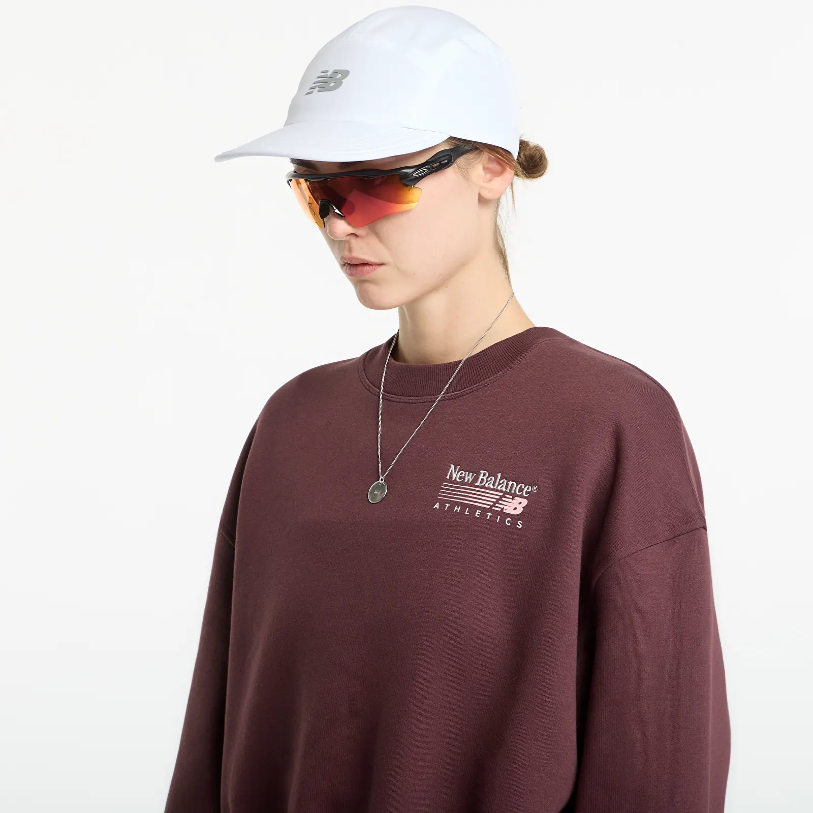 Женские худи New Balance Trackside Fleece Crew Cherry Leather