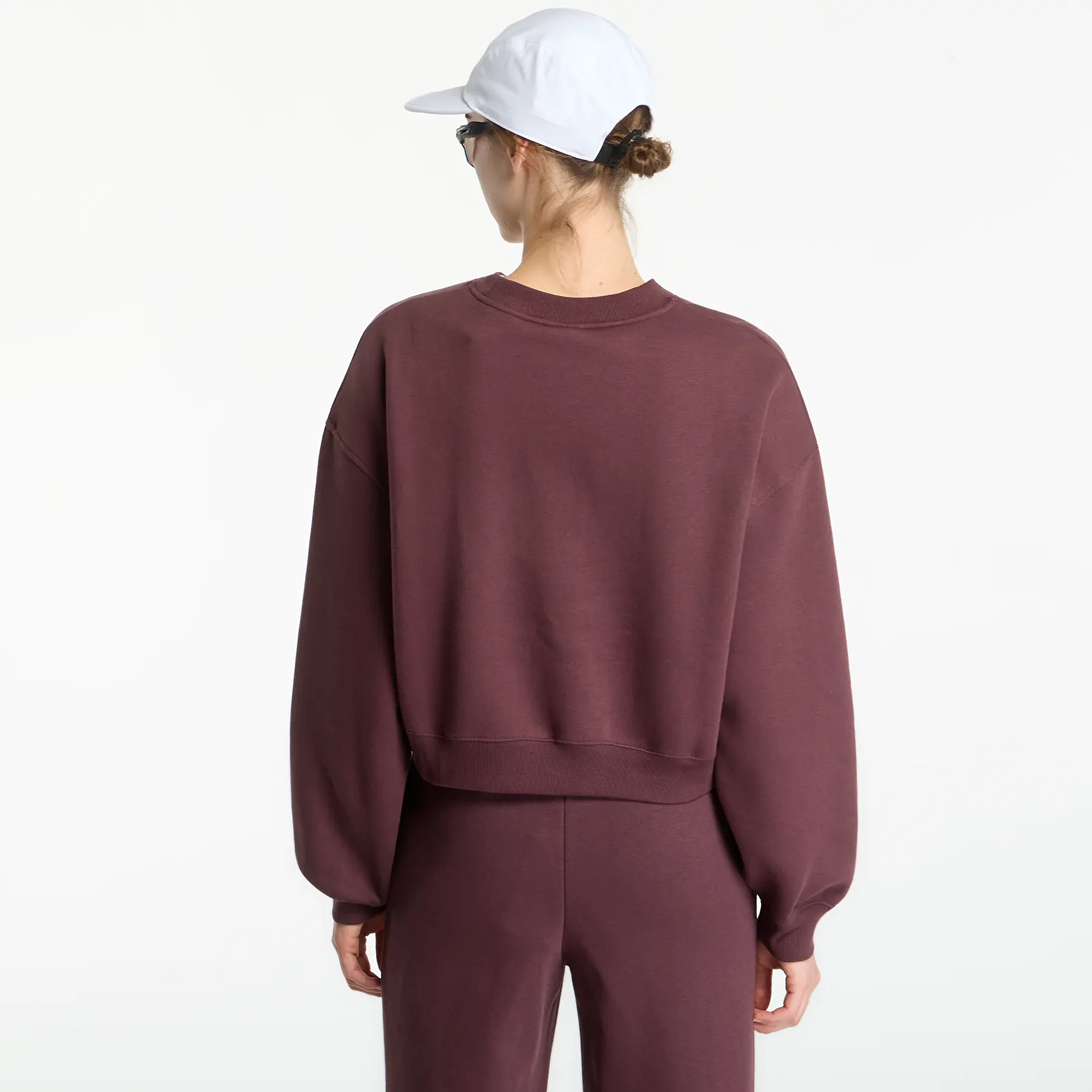 Женские худи New Balance Trackside Fleece Crew Cherry Leather