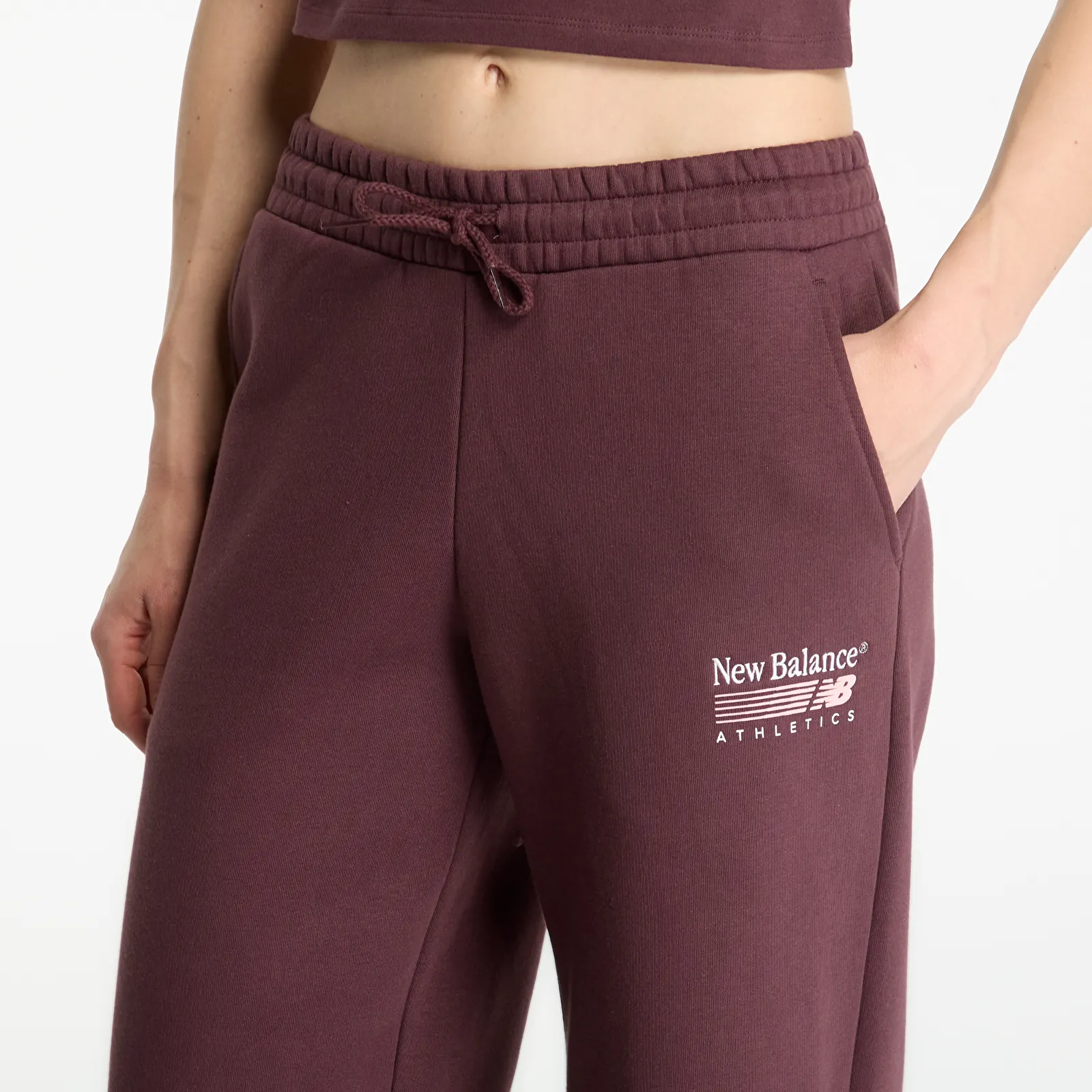 Женские спортивные брюки New Balance Trackside Fleece Pant Cherry Leather