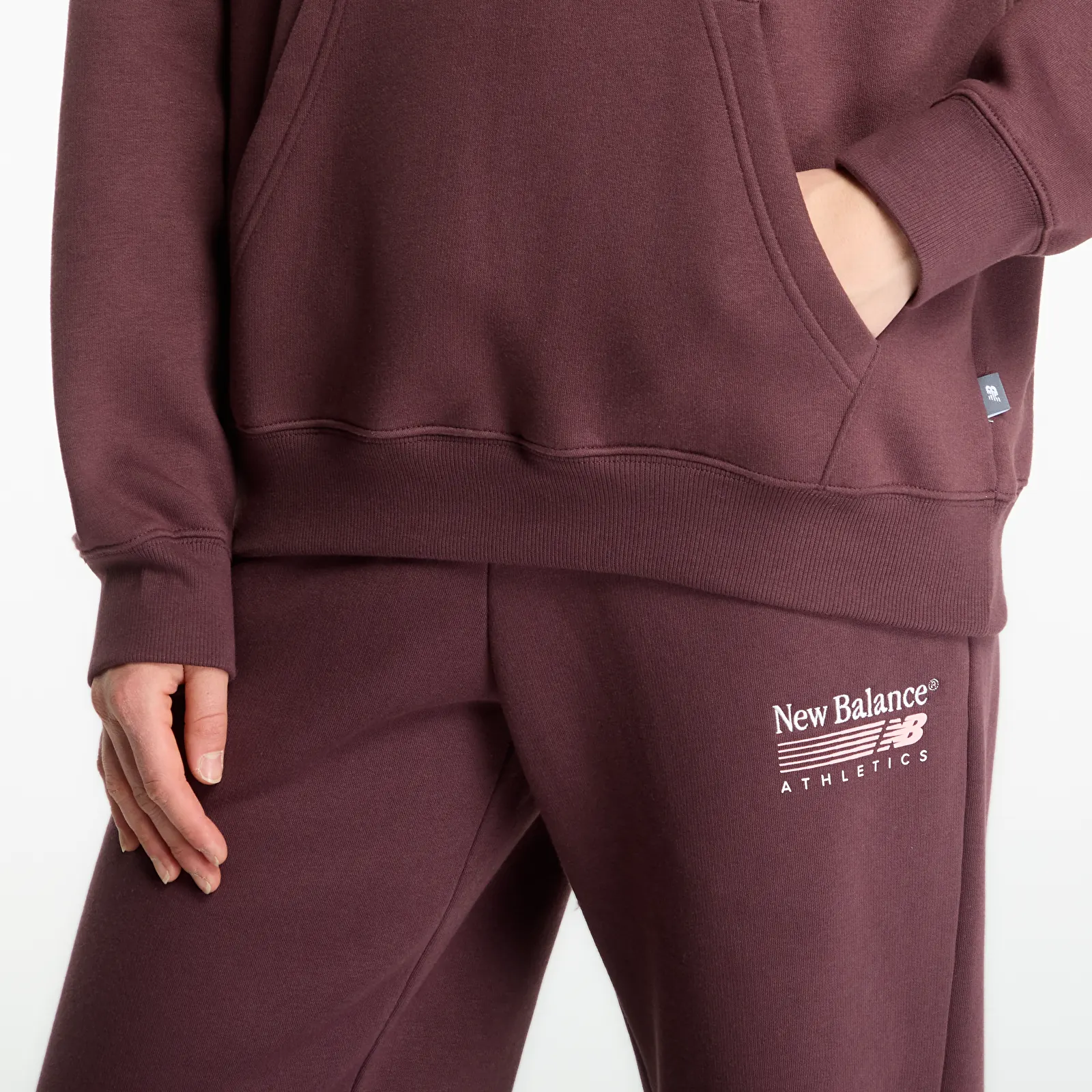Sweats à capuche femme New Balance Trackside Fleece Hoodie Cherry Leather