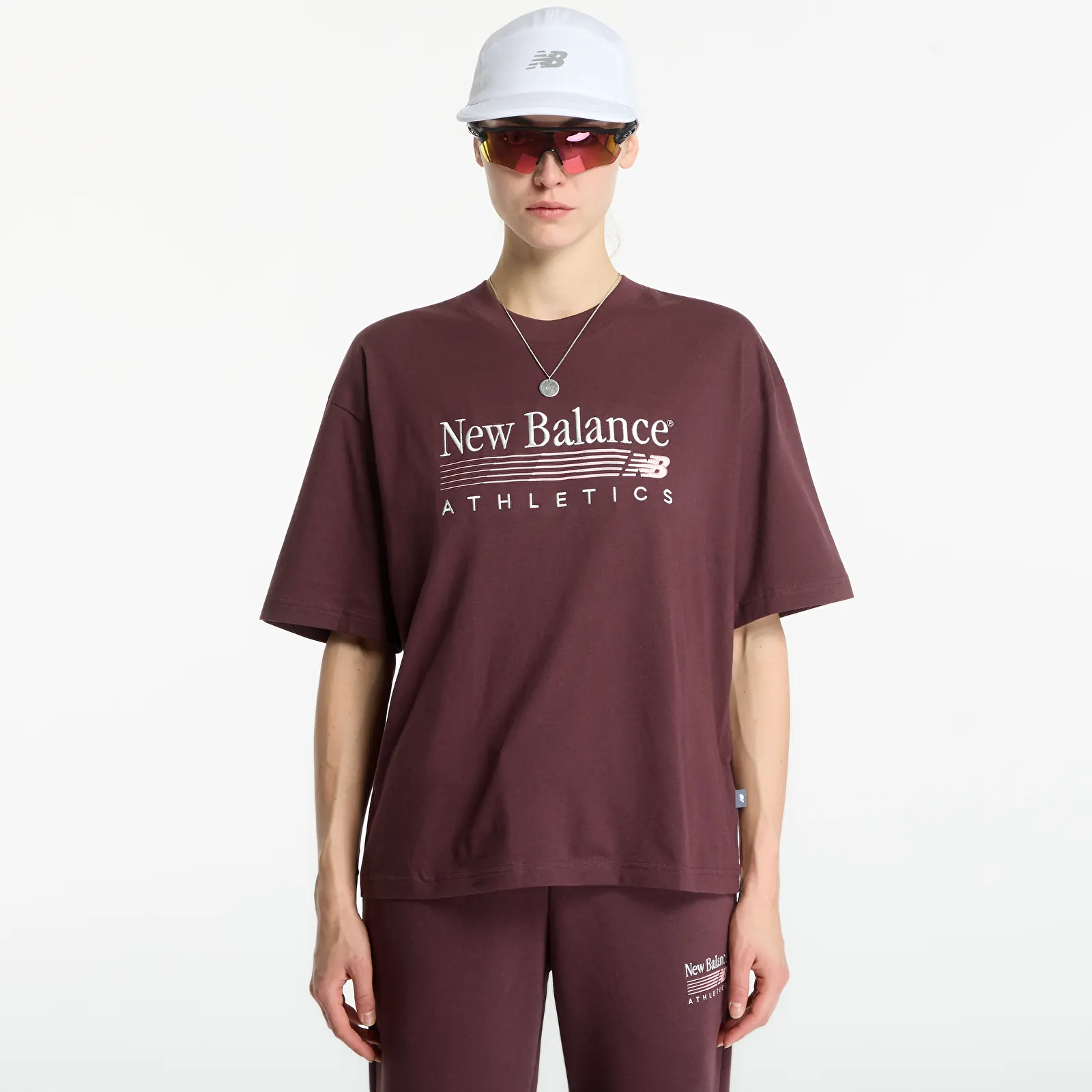T-shirts femme New Balance Trackside Oversized T-Shirt Cherry Leather