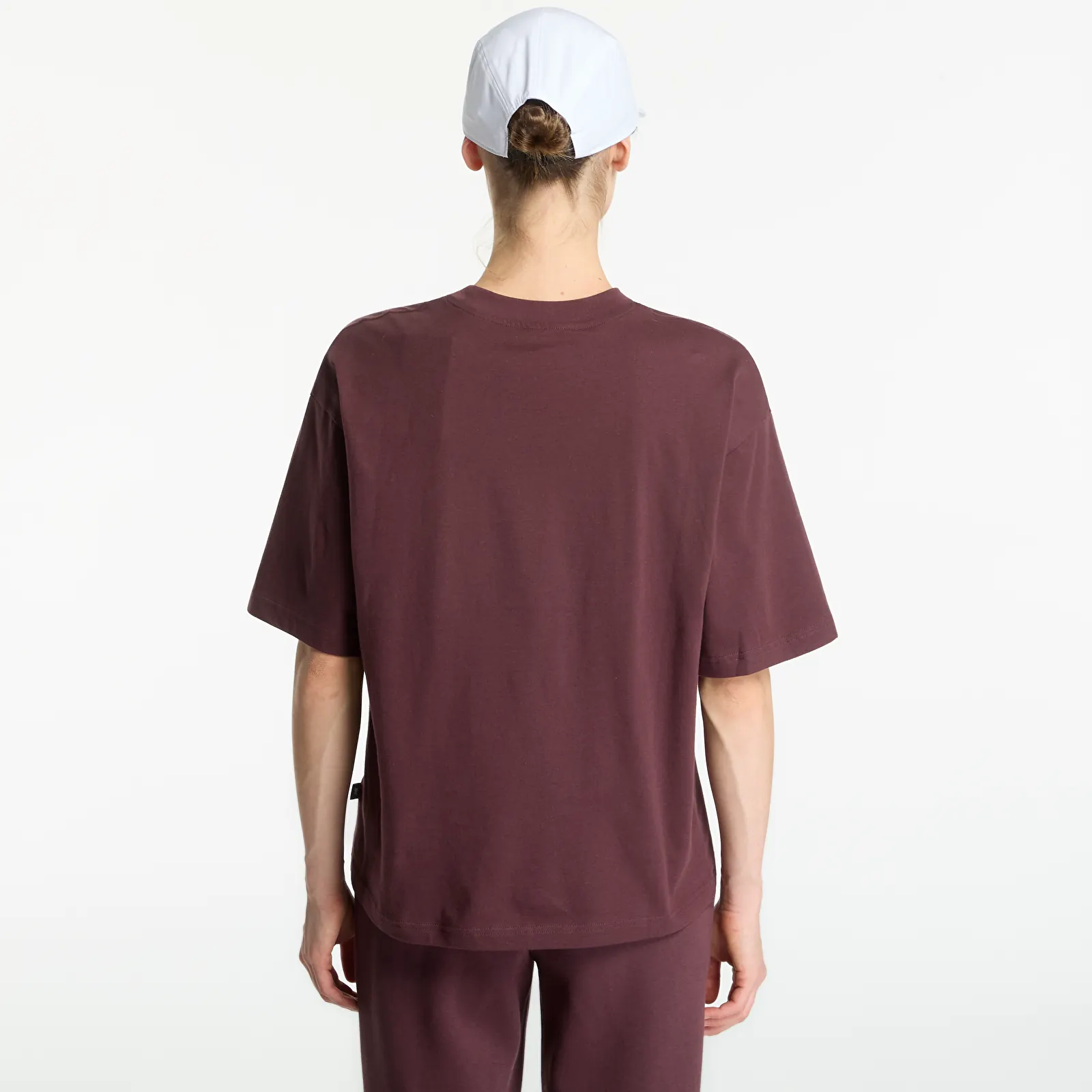 T-shirts femme New Balance Trackside Oversized T-Shirt Cherry Leather
