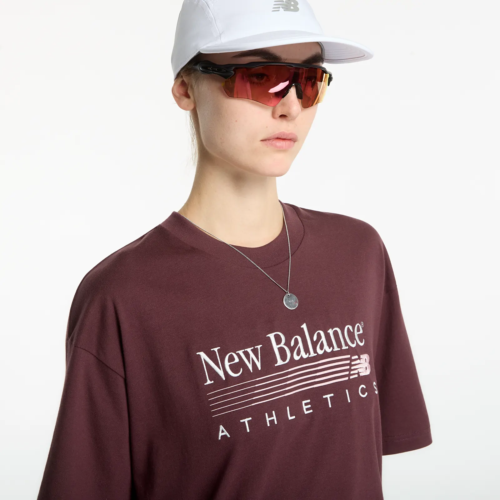 T-shirts femme New Balance Trackside Oversized T-Shirt Cherry Leather