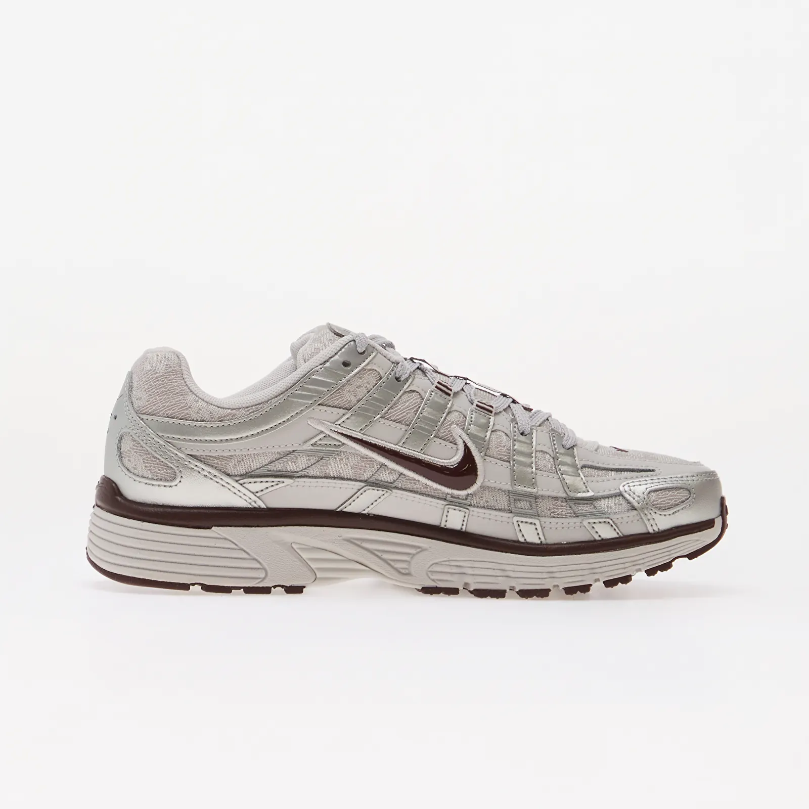 Sneakers donna Nike P-6000 Vast Grey/ Burgundy Crush-Metallic Silver