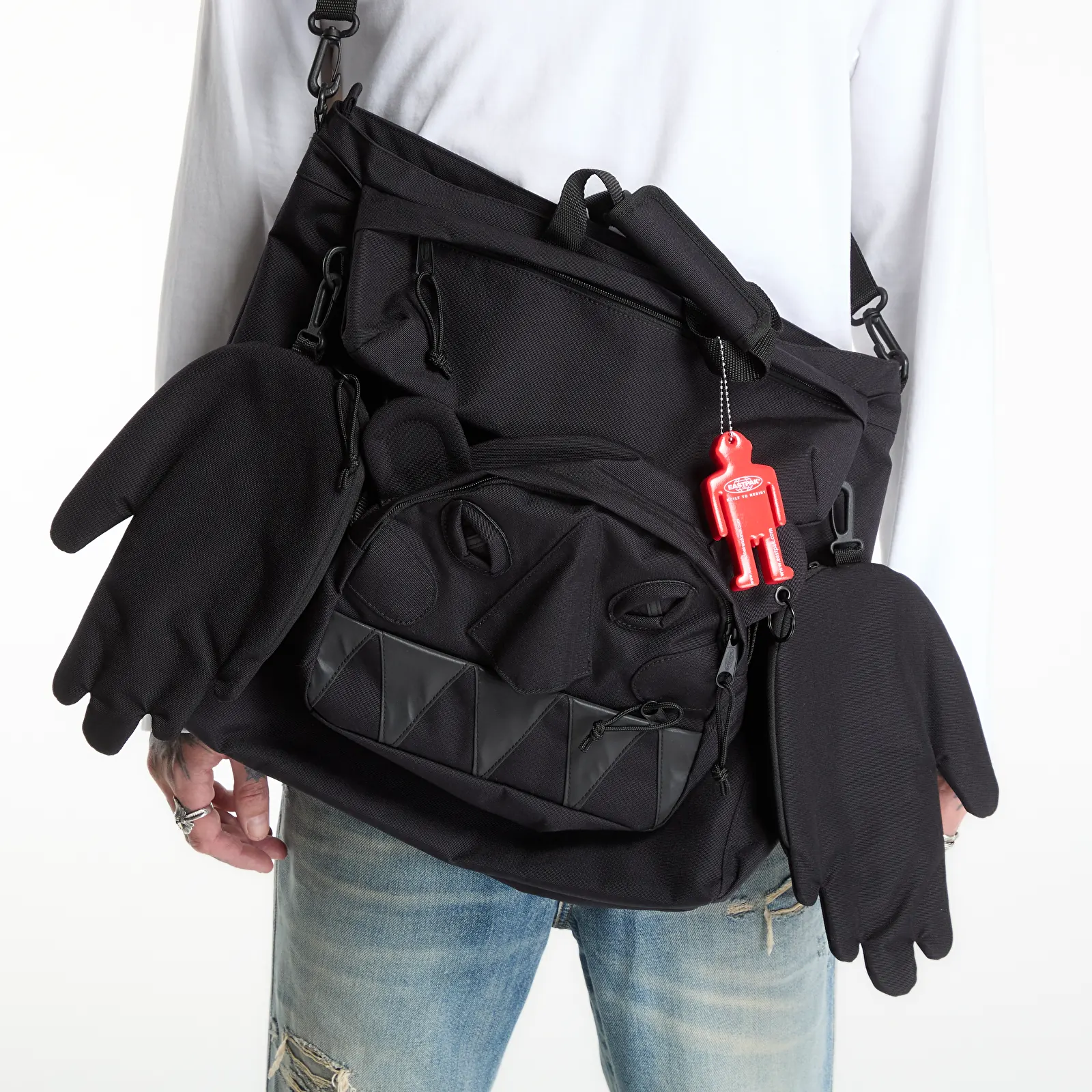Skuldervesker for menn Eastpak x Walter Van Beirendonck Carry Bag Walter Black