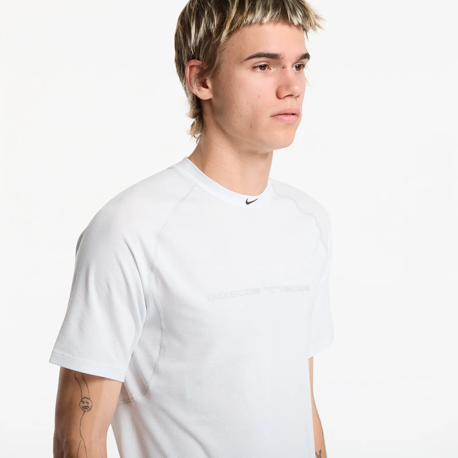T-shirts homme Nike Tech Men's Dri-FIT Short-Sleeve Top Off White/ Grey Fog/ Black