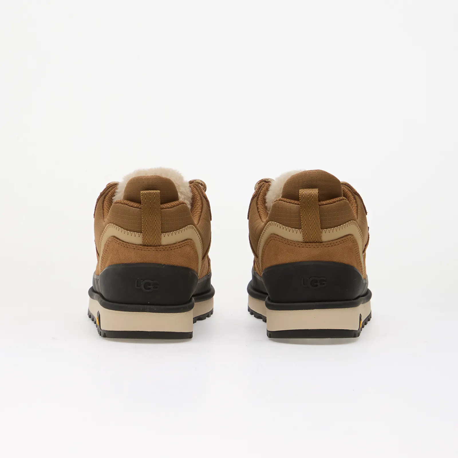Vīriešu čības un apavi UGG M Lowmel Guard GTX Chestnut
